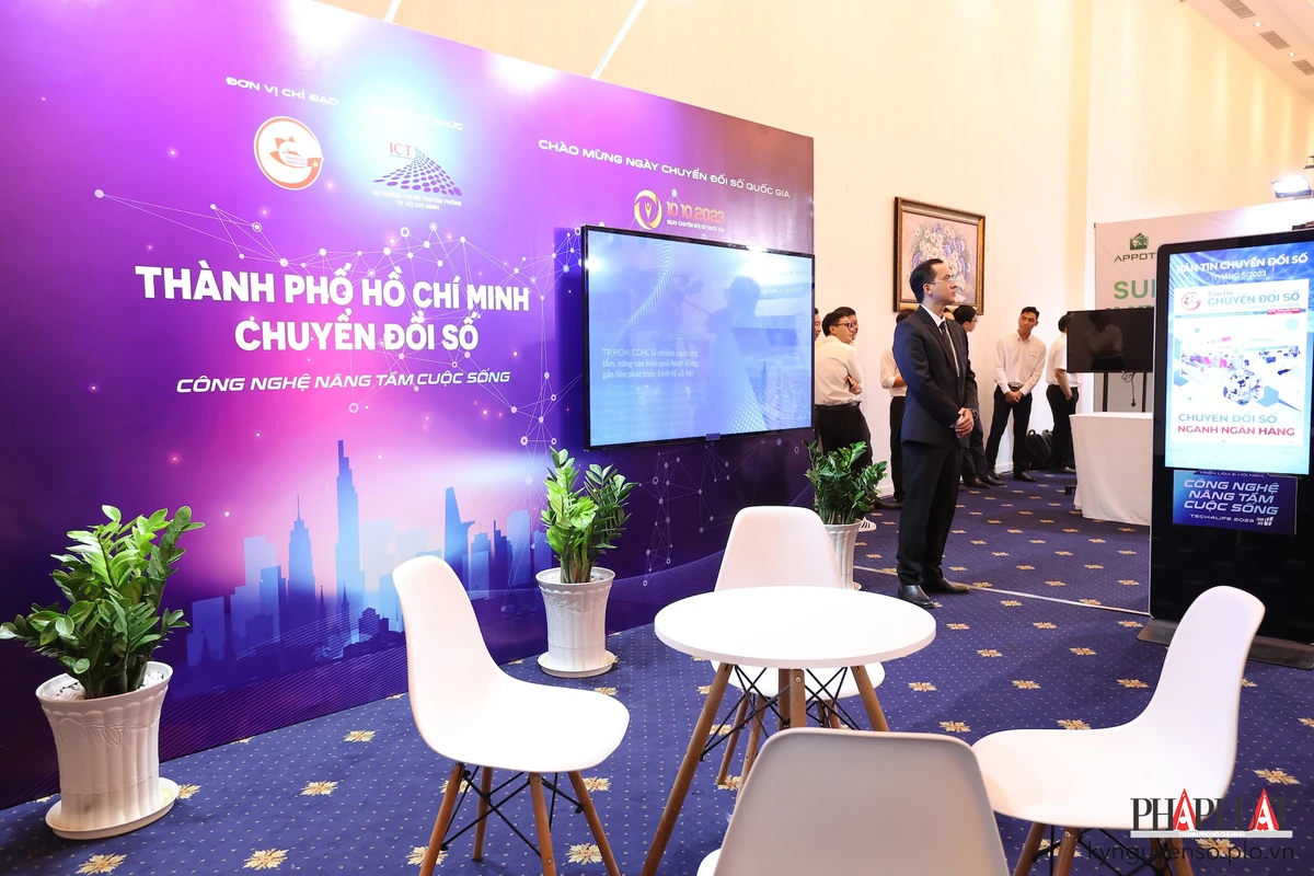 Sự kiện được chia thành 3 khu vực khác nhau. Ảnh: TIỂU MINH Sự kiện được chia thành 3 khu vực khác nhau. Ảnh: TIỂU MINH