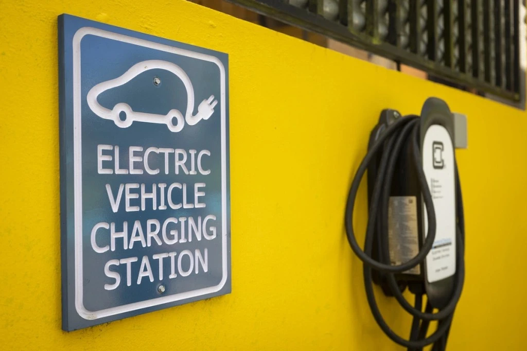 Theo Consumer Reports bạn nên tự mình tìm hiểu và nghiên cứu về dòng xe định mua. Ảnh: Motorbiscuit. Theo Consumer Reports bạn nên tự mình tìm hiểu và nghiên cứu về dòng xe định mua. Ảnh: Motorbiscuit.