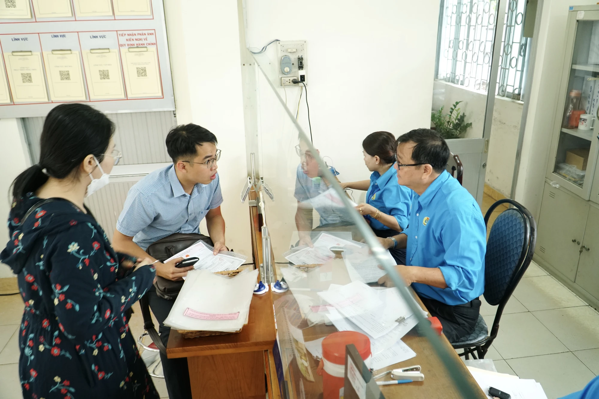 GIẢM TẢI CHO TP THỦ ĐỨC - Bài 2: Để cán bộ, nhân viên hành chính 'dễ thở' ảnh 6 GIẢM TẢI CHO TP THỦ ĐỨC - Bài 2: Để cán bộ, nhân viên hành chính 'dễ thở' ảnh 6