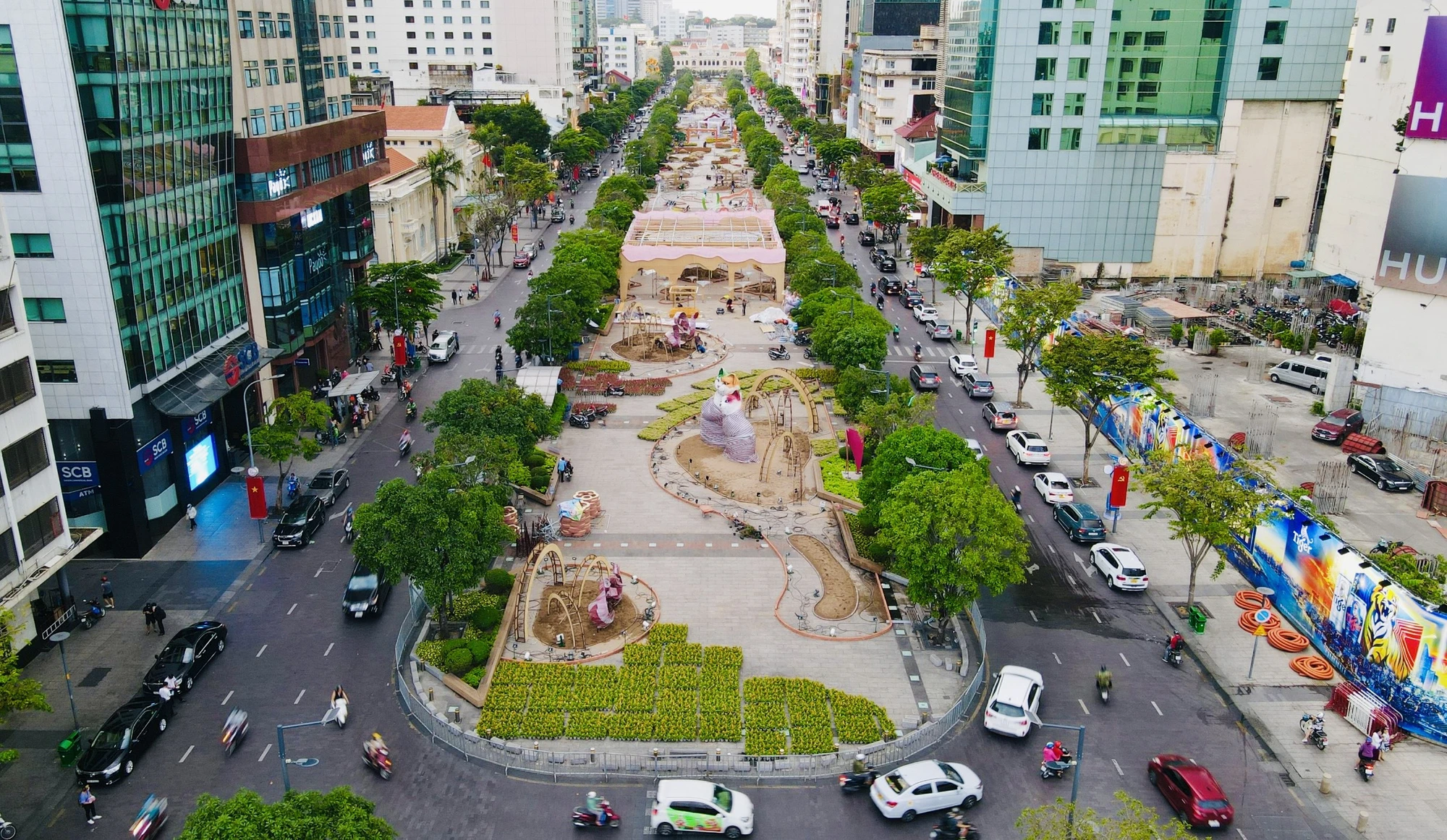 Toàn cảnh đường hoa Nguyễn Huệ 2023 trước ngày khai mạc