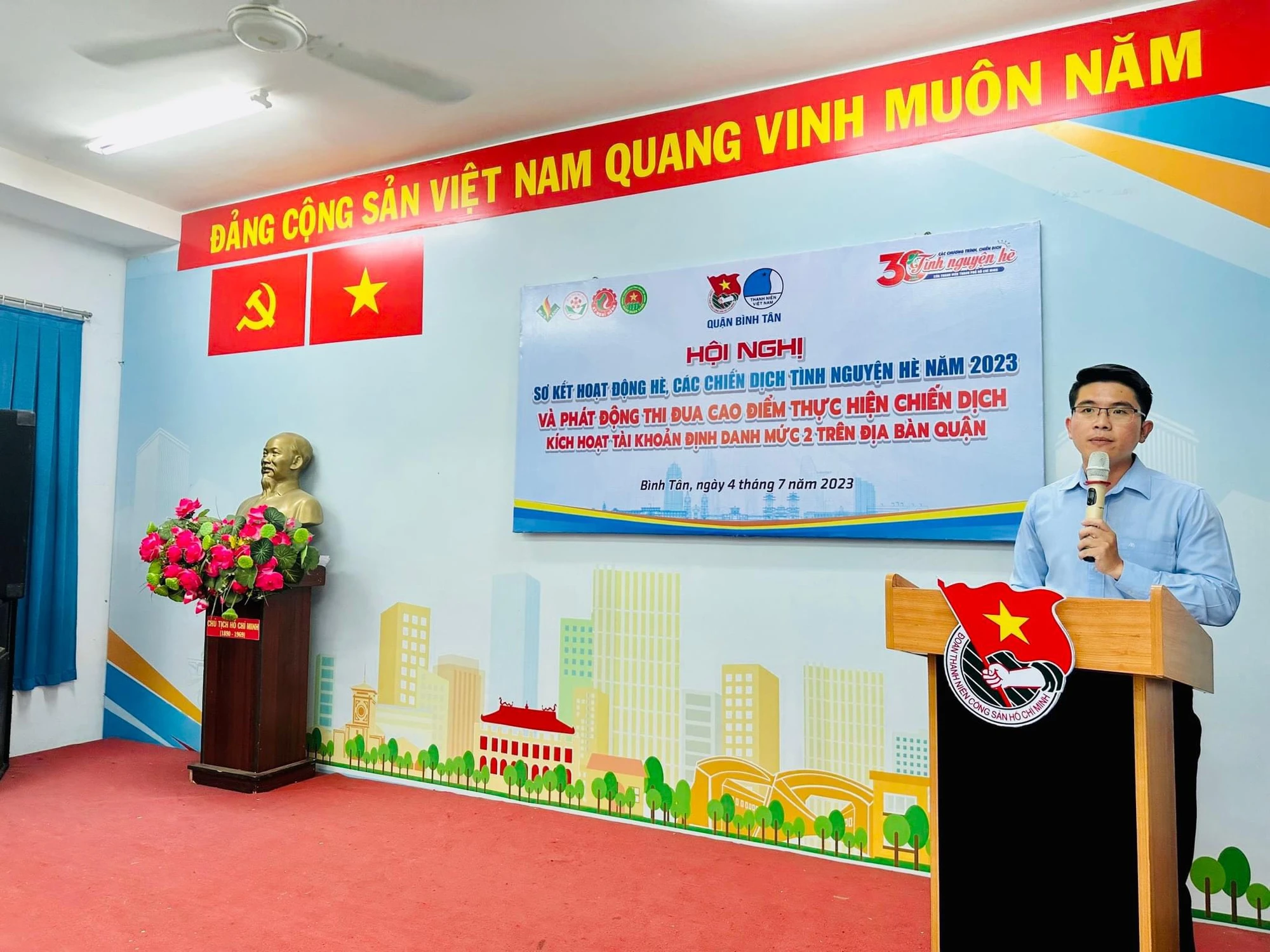 Bí thư Quận đoàn Bình Tân Nguyễn Lê Trung Hiếu. Ảnh: HOÀNG KIM nguyen-le-trung-hieu-binh-tan.jpg