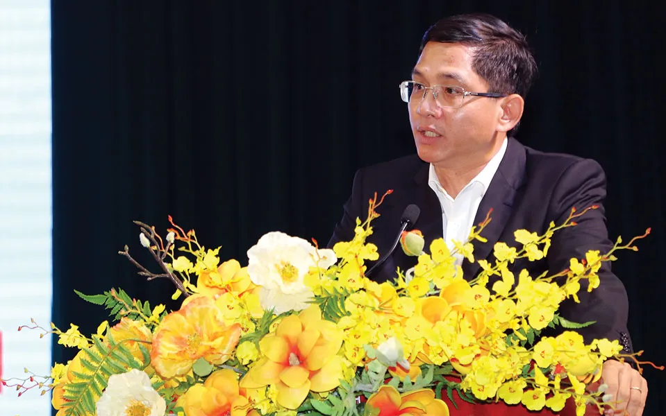 PGS-TS Hoàng Công Gia Khánh, Hiệu trưởng Trường ĐH Kinh tế - Luật (ĐH Quốc gia TP.HCM.