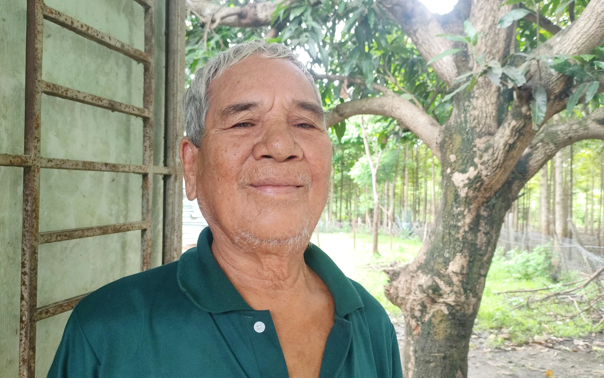 Ông Đinh A Nhur, làng A Chong nói: "Bà con Ayun luôn biết ơn Bác Trọng". Ảnh: LK. Xa-ayun-thoat-ngheo-nho-mon-qua-tong-bi-thu 9.jpg