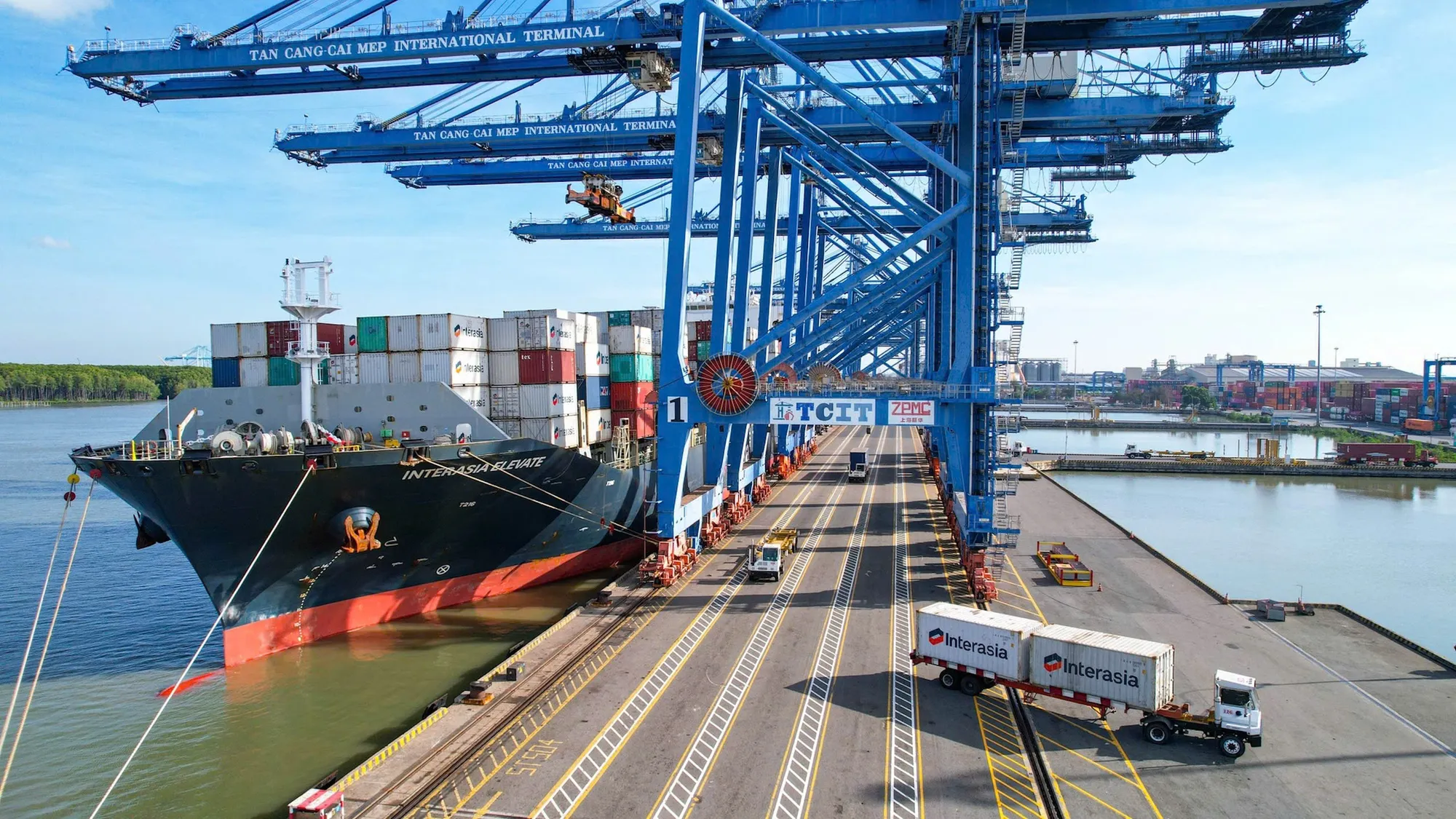 Cảng quốc tế Tân Cảng - Cái Mép (TCIT) - Cảng nước sâu lớn nhất Việt Nam. Ảnh: QH p11 a.jpg