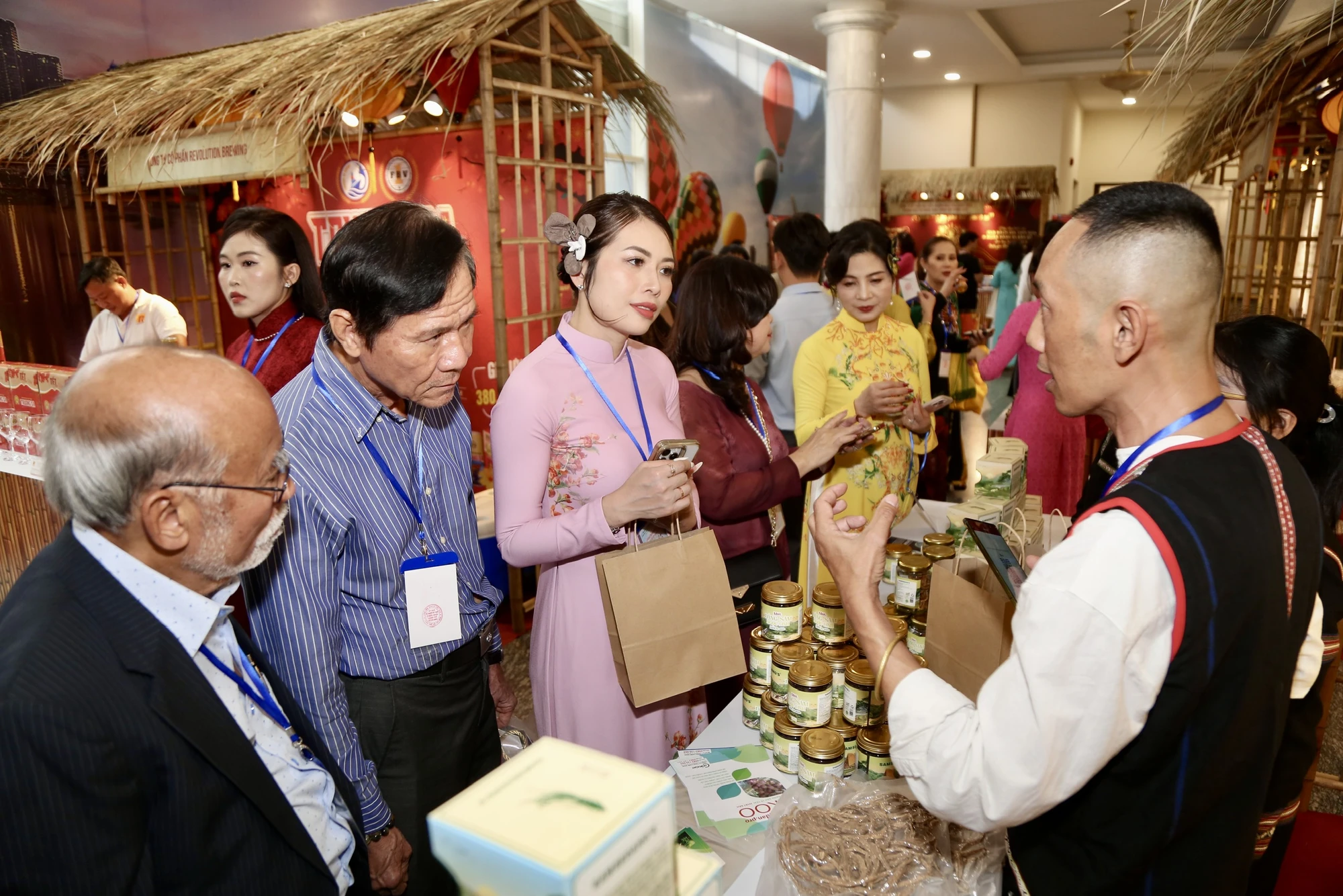 ba-nguyen-thi-le-6.jpg