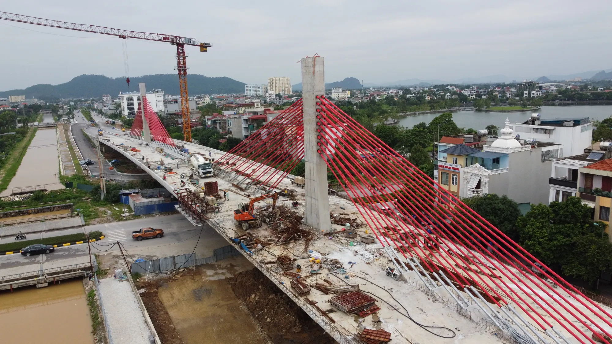 Diện mạo cầu dây văng trăm tỉ đầu tiên ở Thanh Hóa sắp hoàn thành -17.JPG