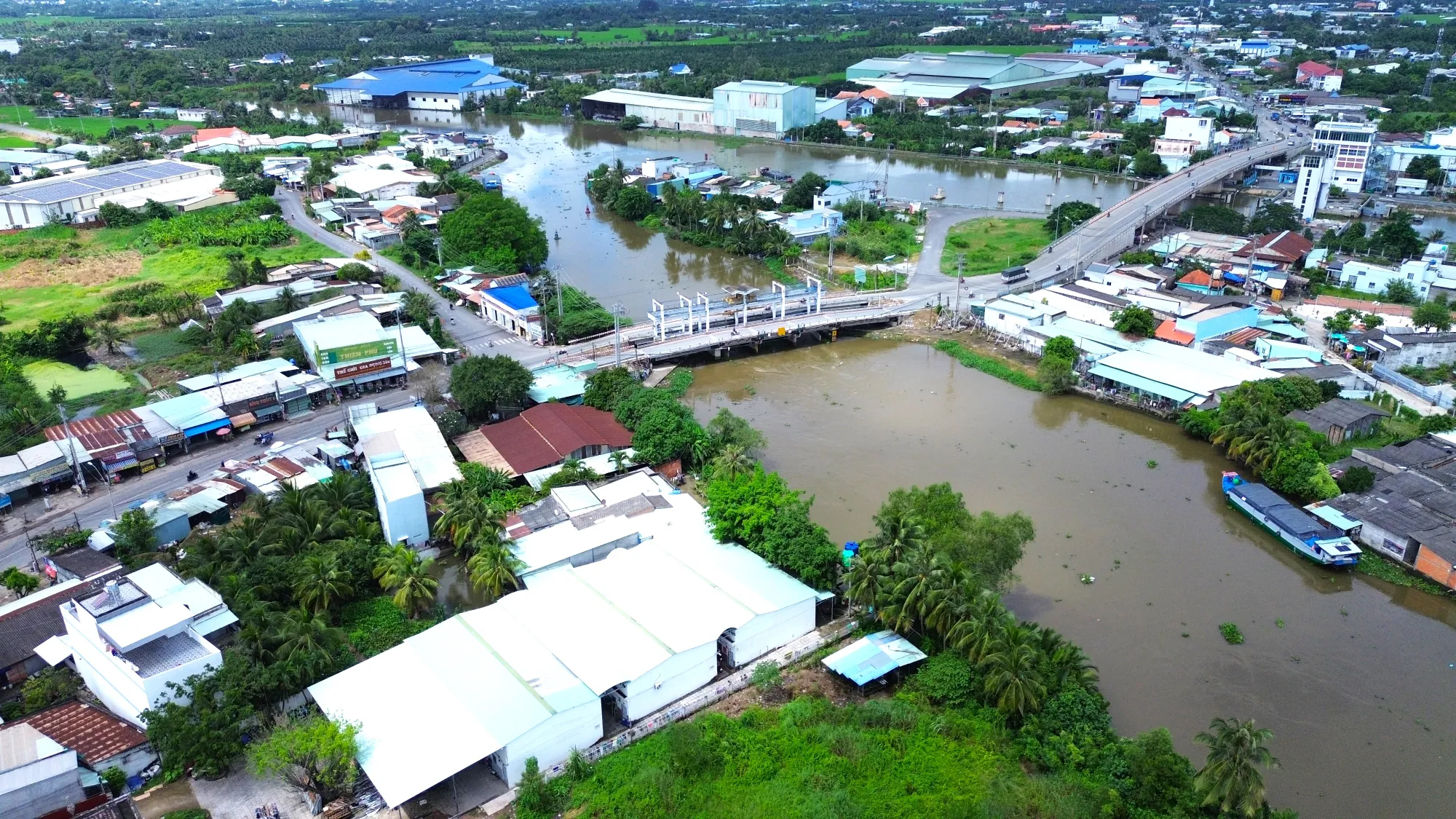 Người dân ven Quốc lộ 62: 'Xin đừng chắp vá nữa'