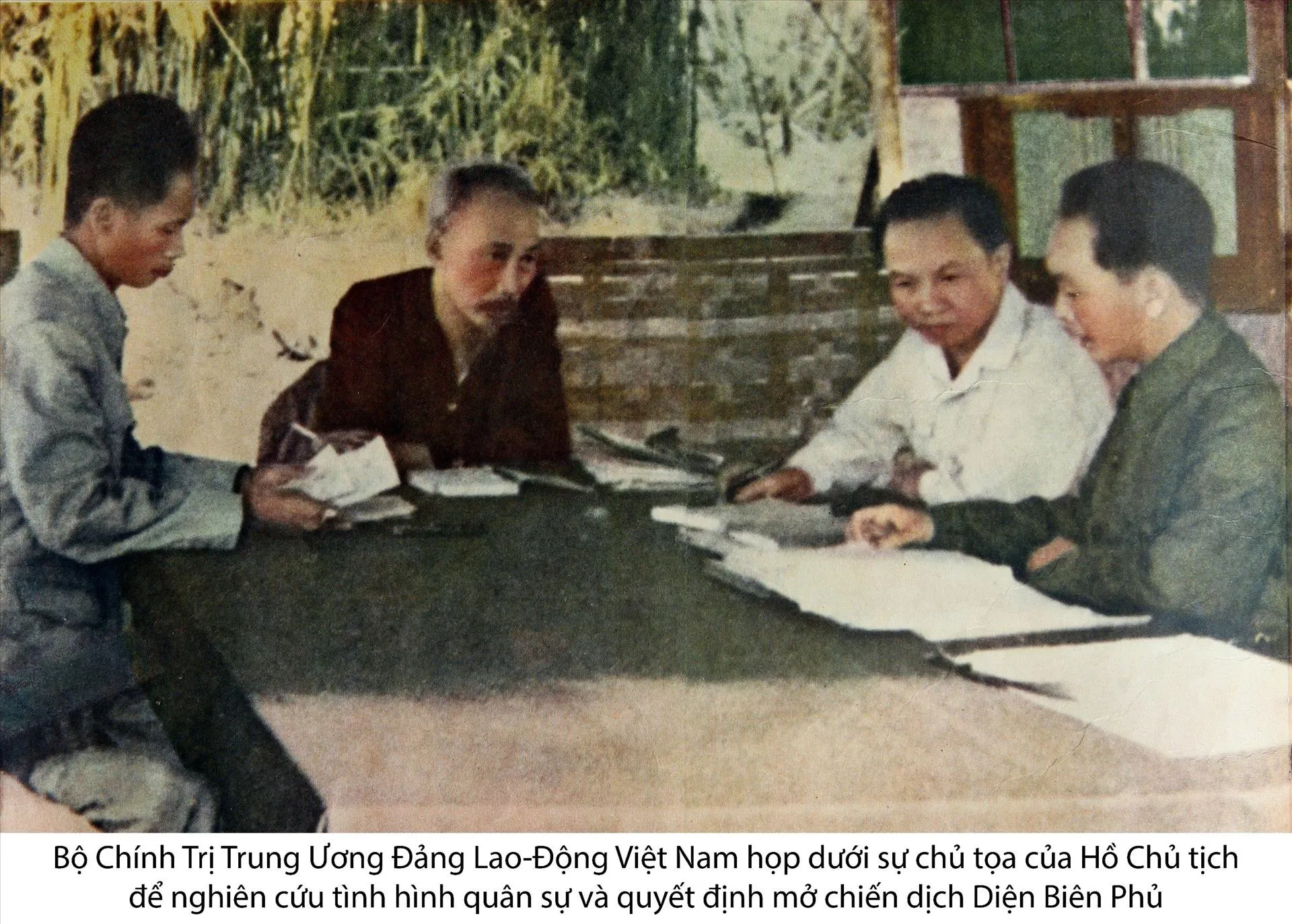 Ảnh: Tư liệu/TTXVN xoay-chuyen-cuc-dien-2.jpg