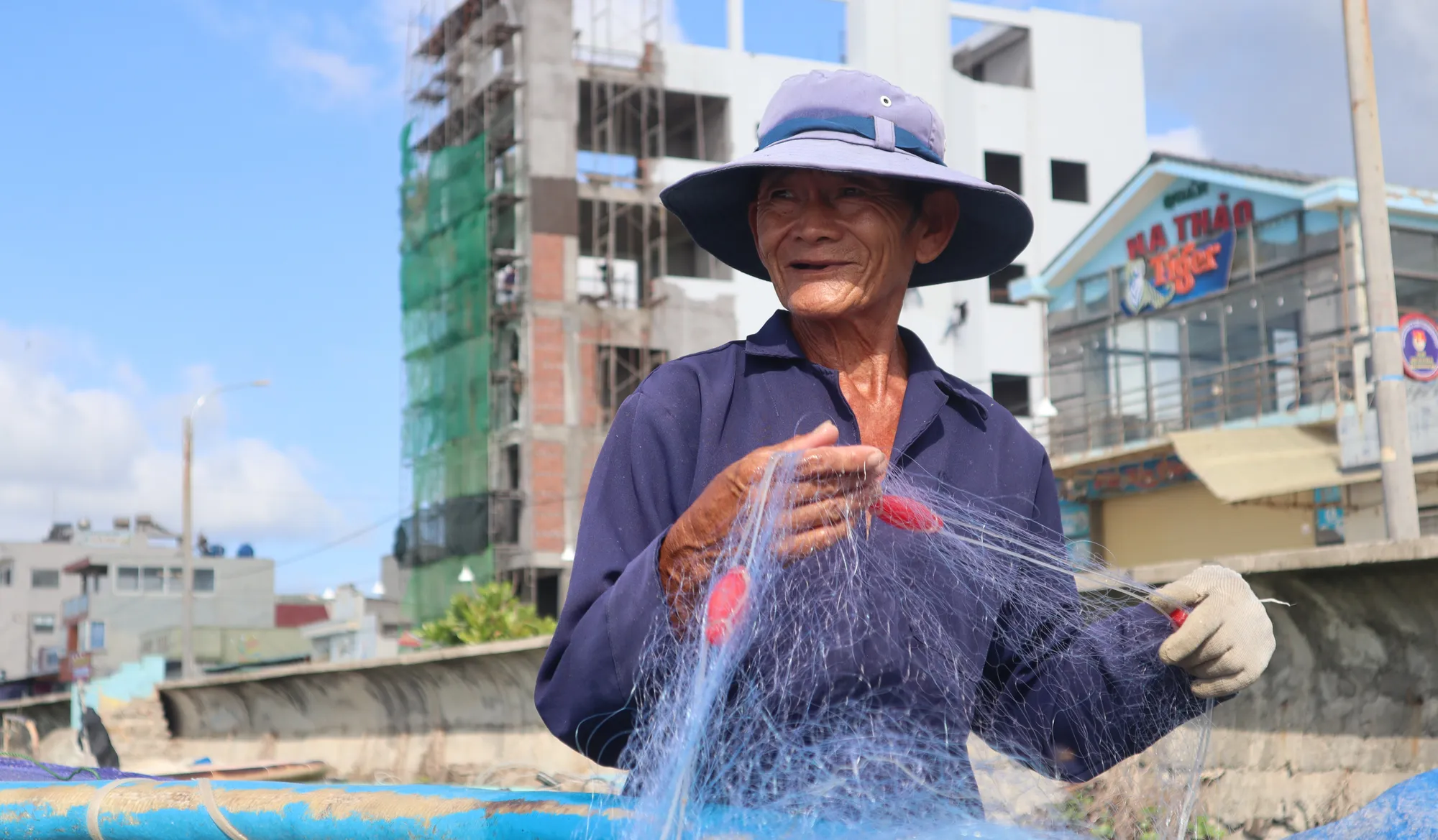Ông Ngô Văn Ba (ngư dân thị trấn Phước Hải). Ảnh: TK