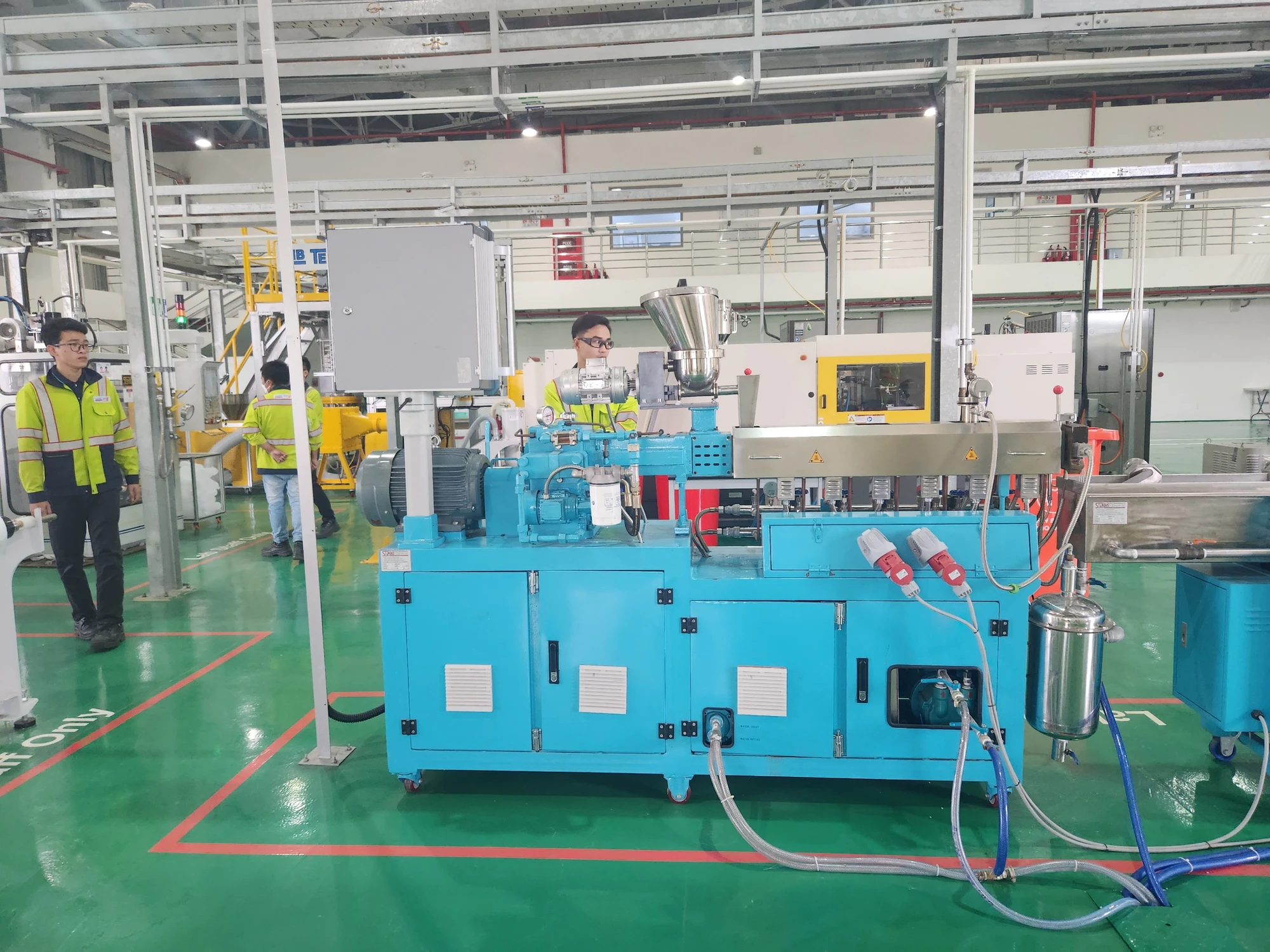 Bà Rịa - Vũng Tàu hướng tới một nền công nghiệp sản xuất xanh, công nghệ cao. Ảnh minh họa: TK Cong-nghiep-xanh.jpg