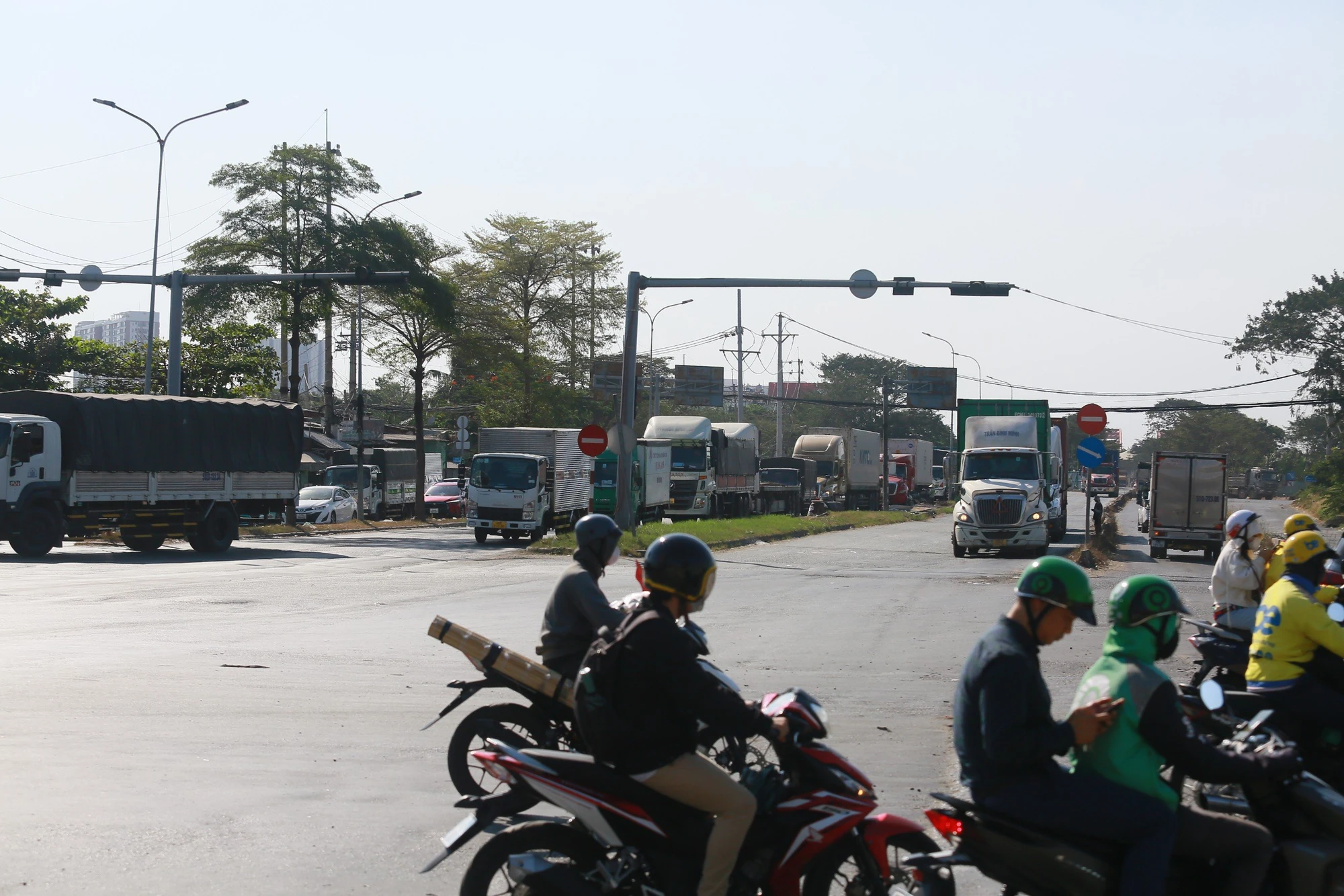 Bắt đầu từ hôm nay, giao lộ Nguyễn Văn Linh - Nguyễn Hữu Thọ sẽ được tổ chức, phân luồng lại giao thông để phục vụ thi công. ham-chui-nguyen-van-linh-nguyen-huu-tho-11.jpg