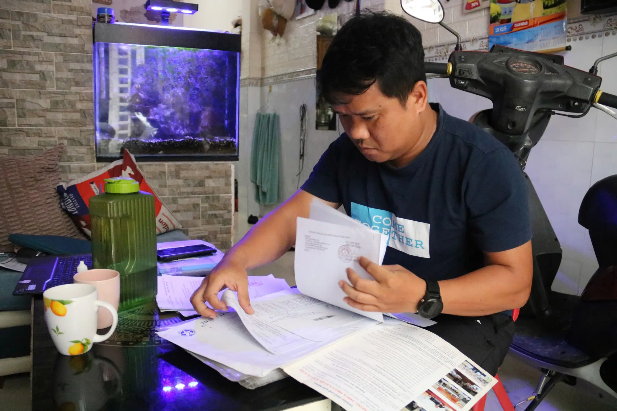 Anh Trần Công Thiện - một trong những người dân mua phải nhà xây sai phép. Ảnh: N.NGỌC xay-sai-phep-5.jpg