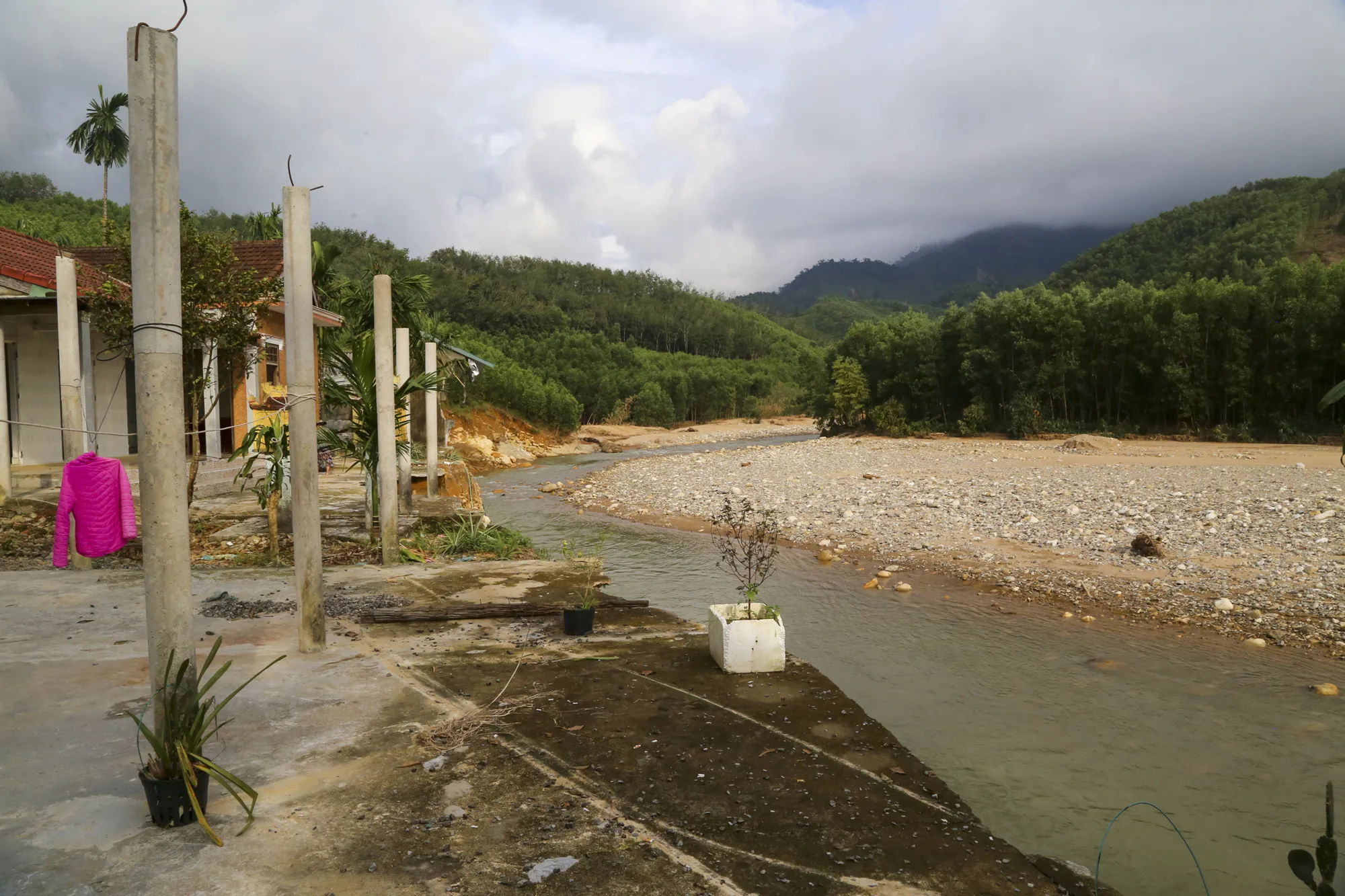 nha-bi-cuon-troi-mat-het-roi (16).jpg