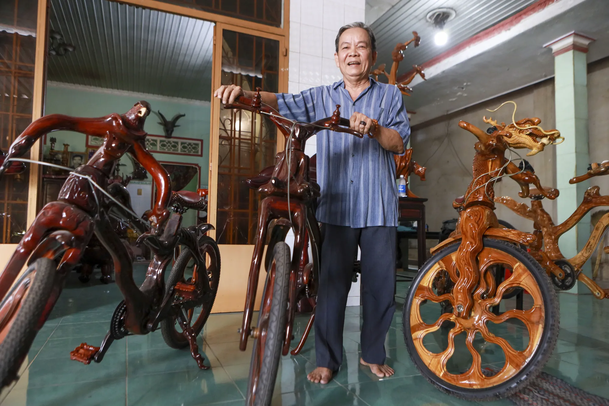 Đồ gỗ độc lạ chạm khắc từ gốc cây (14).jpg