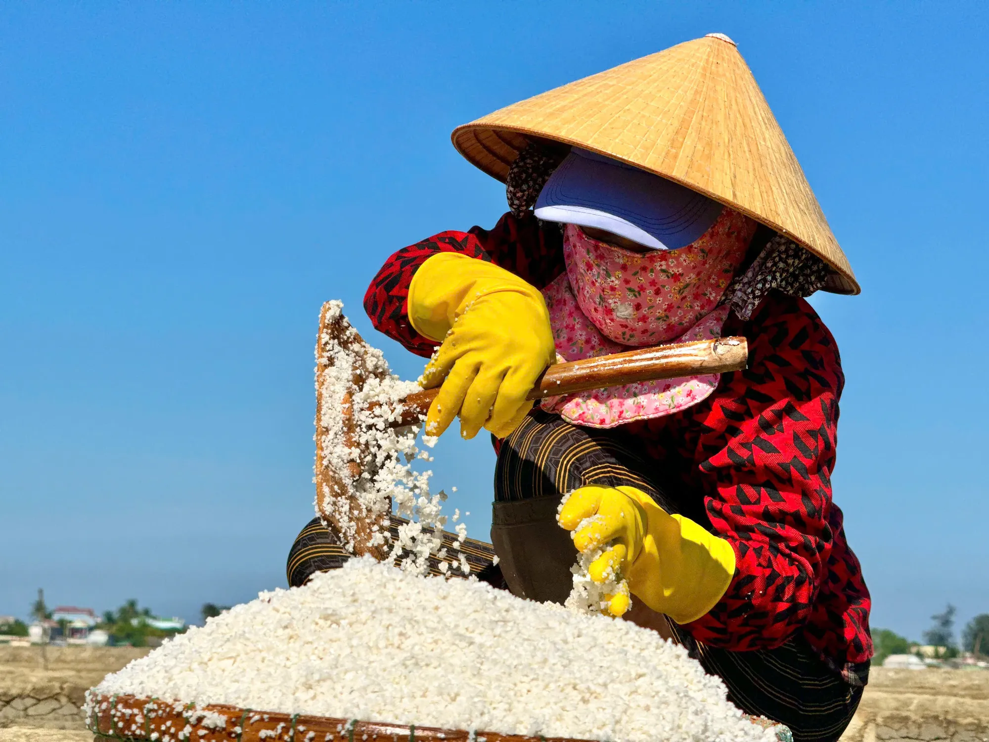200-nam-nghe-lam-muoi-sa-huynh-o-quang-ngai- (4).jpg