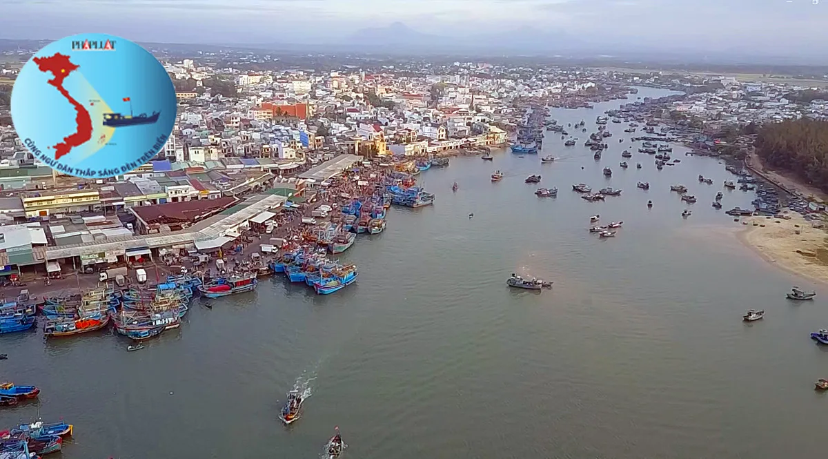 Cảng cá La Gi của tỉnh Bình Thuận nhìn từ trên cao. Ảnh minh họa