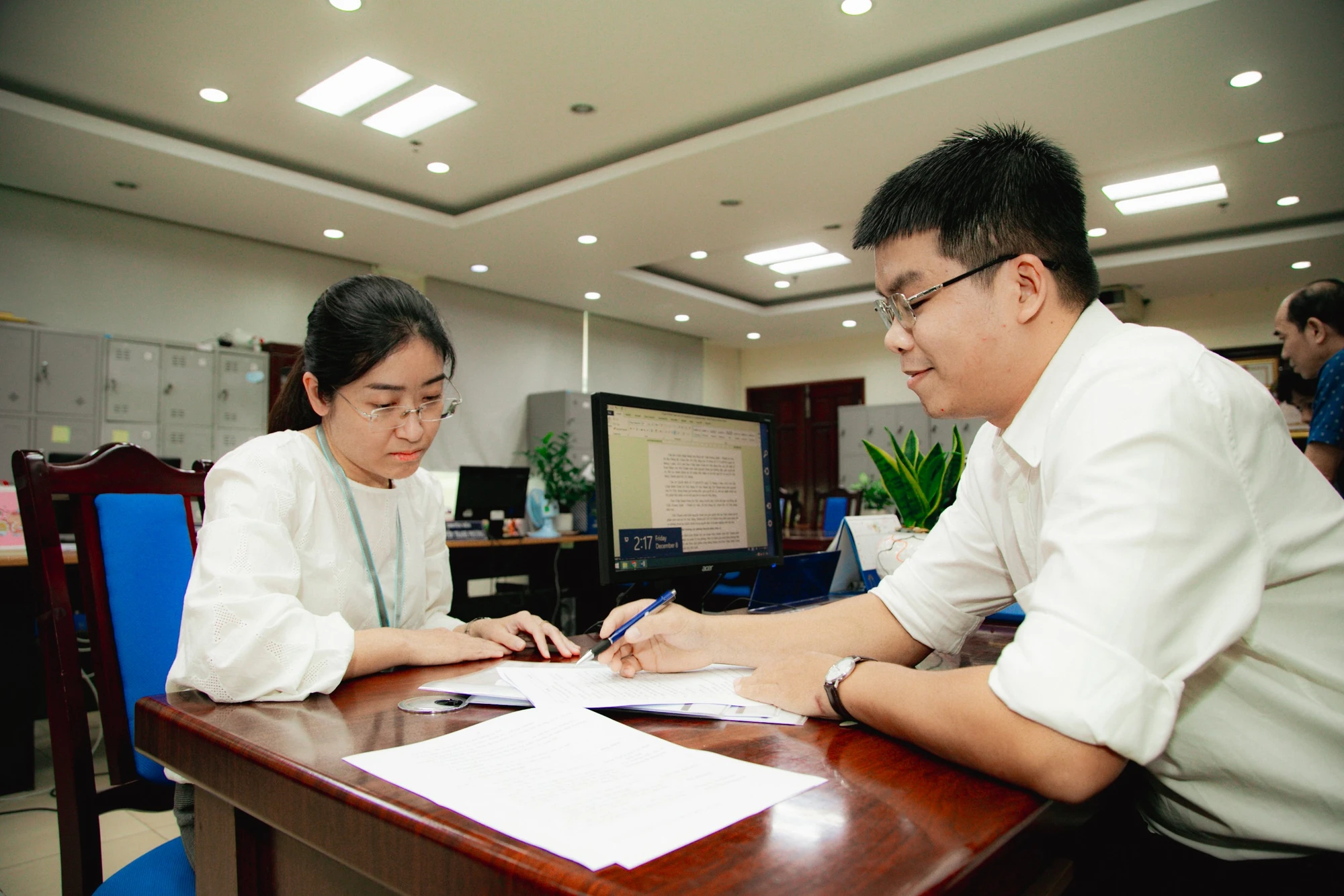 Ông Nguyễn Trần Anh Vũ, Phó trưởng Phòng Tổ chức - Cán bộ, Bí thư Đoàn Sở Xây dựng. Ảnh: A.VŨ can-bo-dang-vien-nghi-quyet-98.jpg