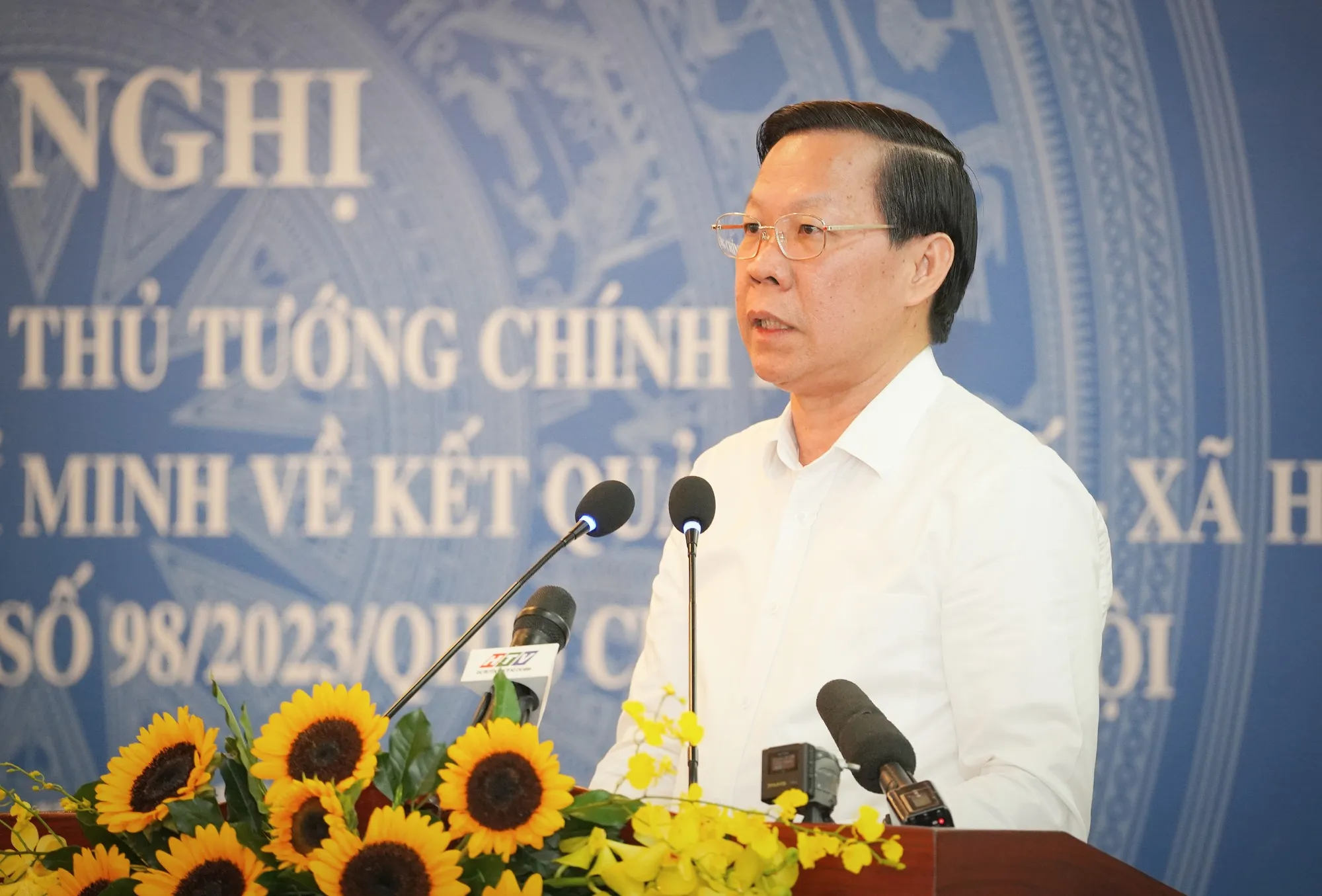 Chủ tịch TP.HCM Phan Văn Mãi phát biểu tại buổi làm việc. Ảnh: THUẬN VĂN TP.HCM kiến nghị Thủ tướng sớm chỉ đạo giải quyết vụ Vạn Thịnh Phát