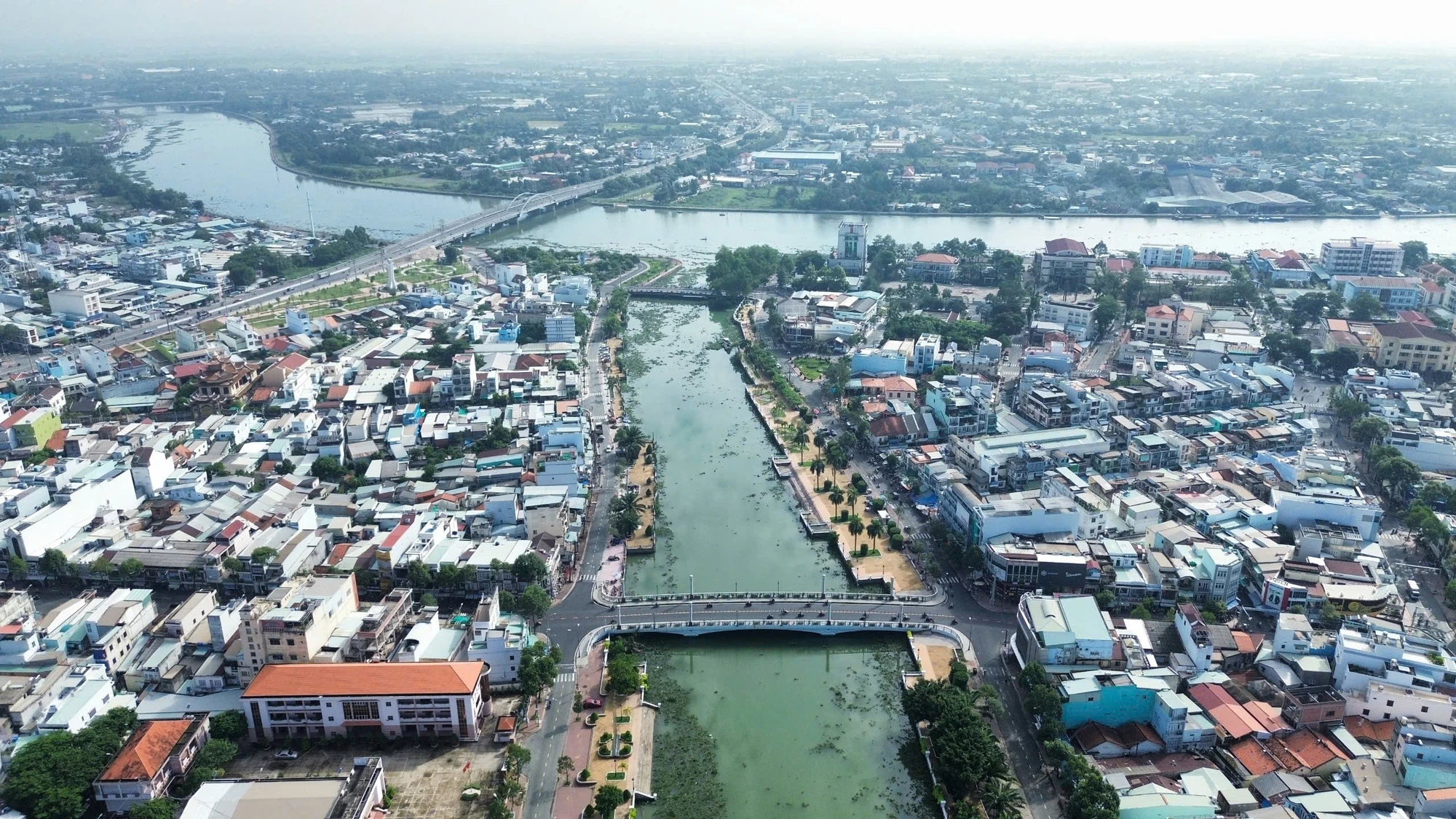 thoi-diem-chin-muoi-de-bo-cap-huyen-sap-nhap-tinh-1.jpg