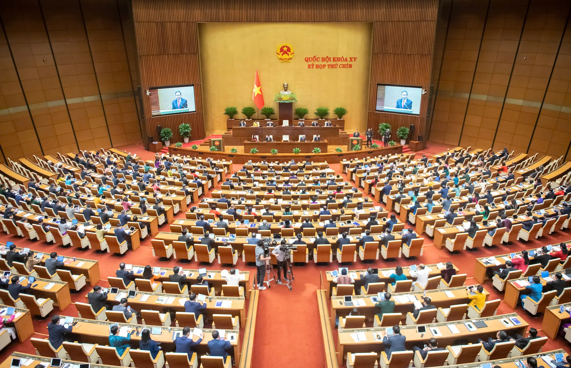 Tiếp nối tư tưởng của Chủ tịch Hồ Chí Minh, Đảng ta vẫn đang tiếp tục đổi mới bằng những quyết sách mạnh mẽ, sáng tạo. hom-nay-quoc-hoi-ban-viec-rut-ngan-3-thang-nhiem-ky-quoc-hoi-khoa-xv-de-bau-cu-som.jpg