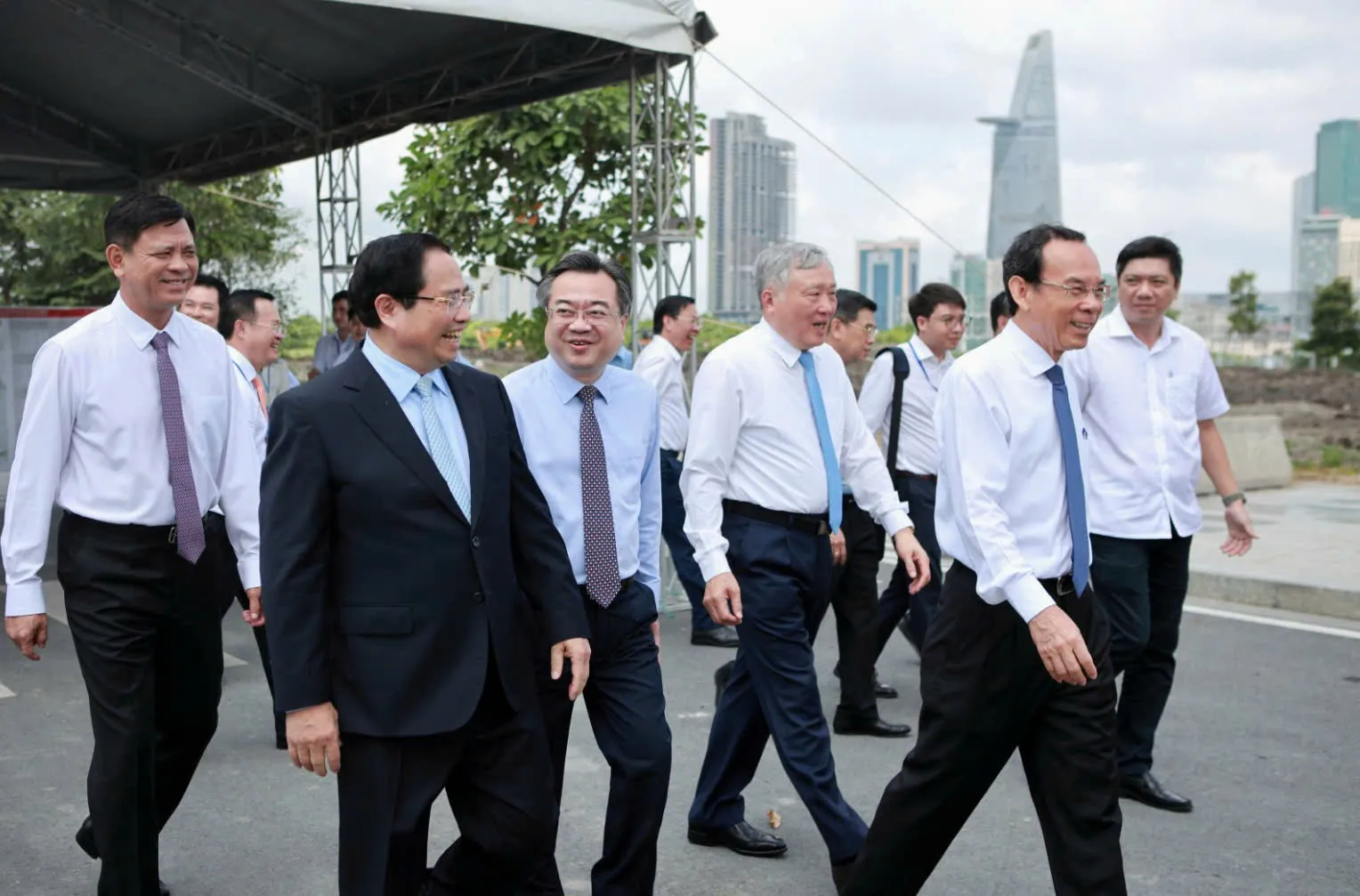 thu-tuong-du-hoi-nghi-trien-khai-nghi-quyet-ve-trung-tam-tai-chinh-quoc-te-tai-tp-hcm-2.jpg