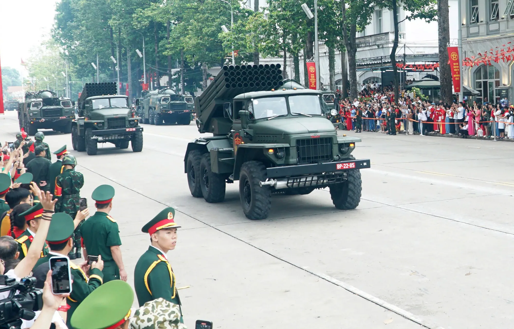phao-phan-luc-bm-21-2.jpg
