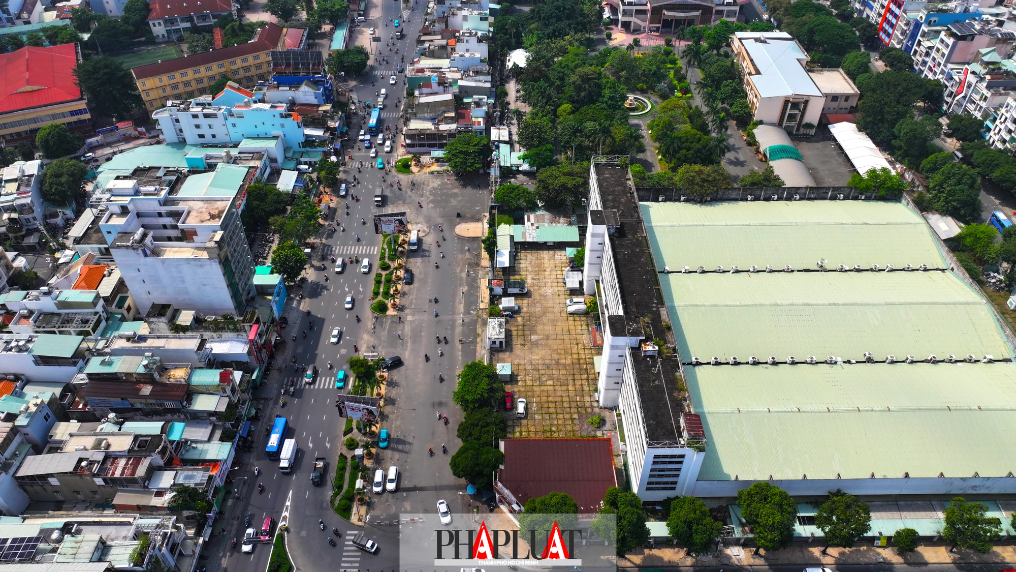 TP.HCM dự kiến phát triển khu vực này thành trung tâm thương mại – dịch vụ, trung tâm văn hóa – thể thao đa năng, cùng bãi xe ngầm kết nối với các tuyến Metro số 2 và số 5. Việc chuyển đổi sẽ tăng cường tiện ích cho cư dân và tối ưu hóa sử dụng đất quanh ga Metro Bảy Hiền. 3-khu-dat-vang (6).jpg