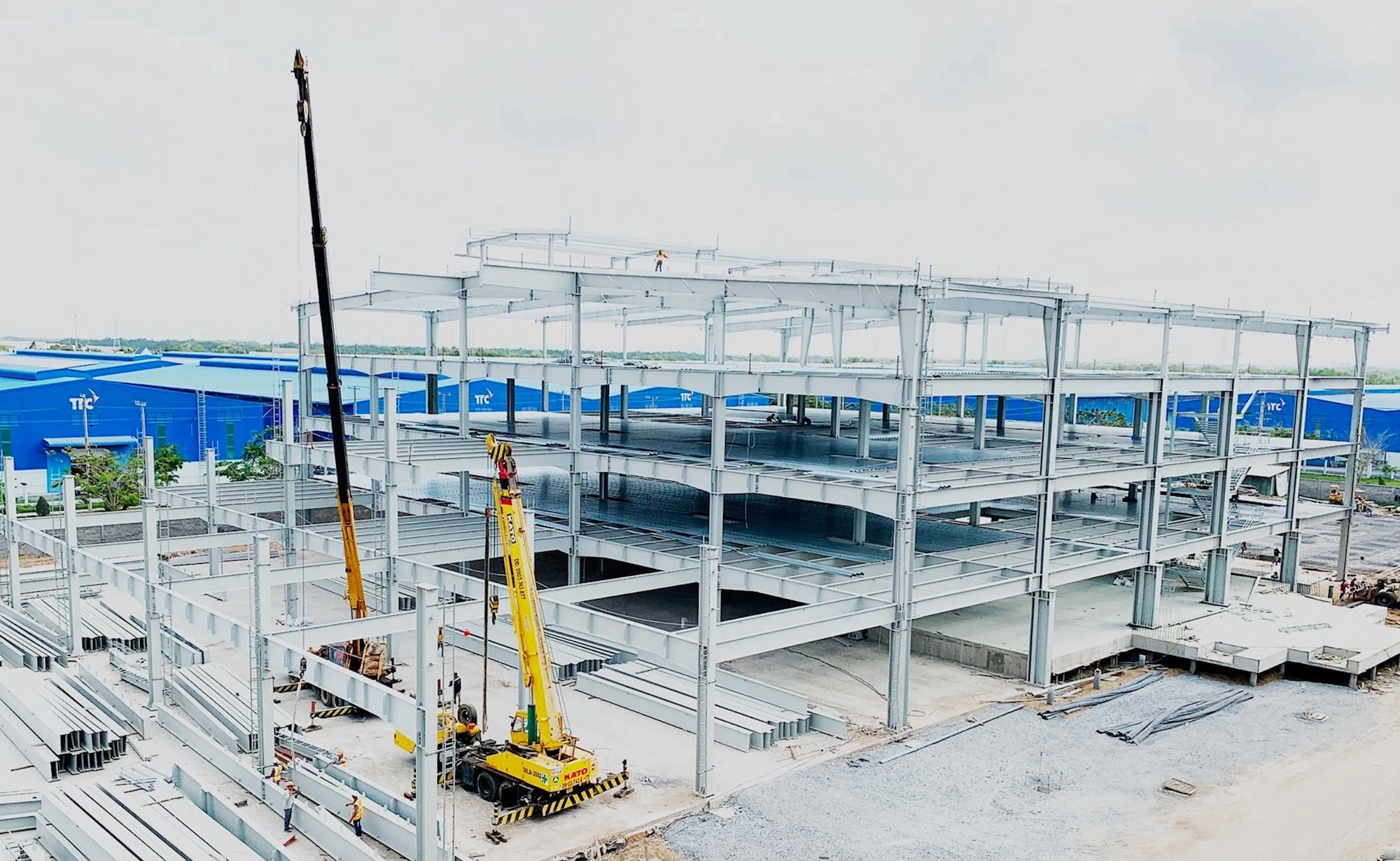 Vốn FDI tiếp tục đổ vào bất động sản công nghiệp. bất động sản công nghiệp thắng thế