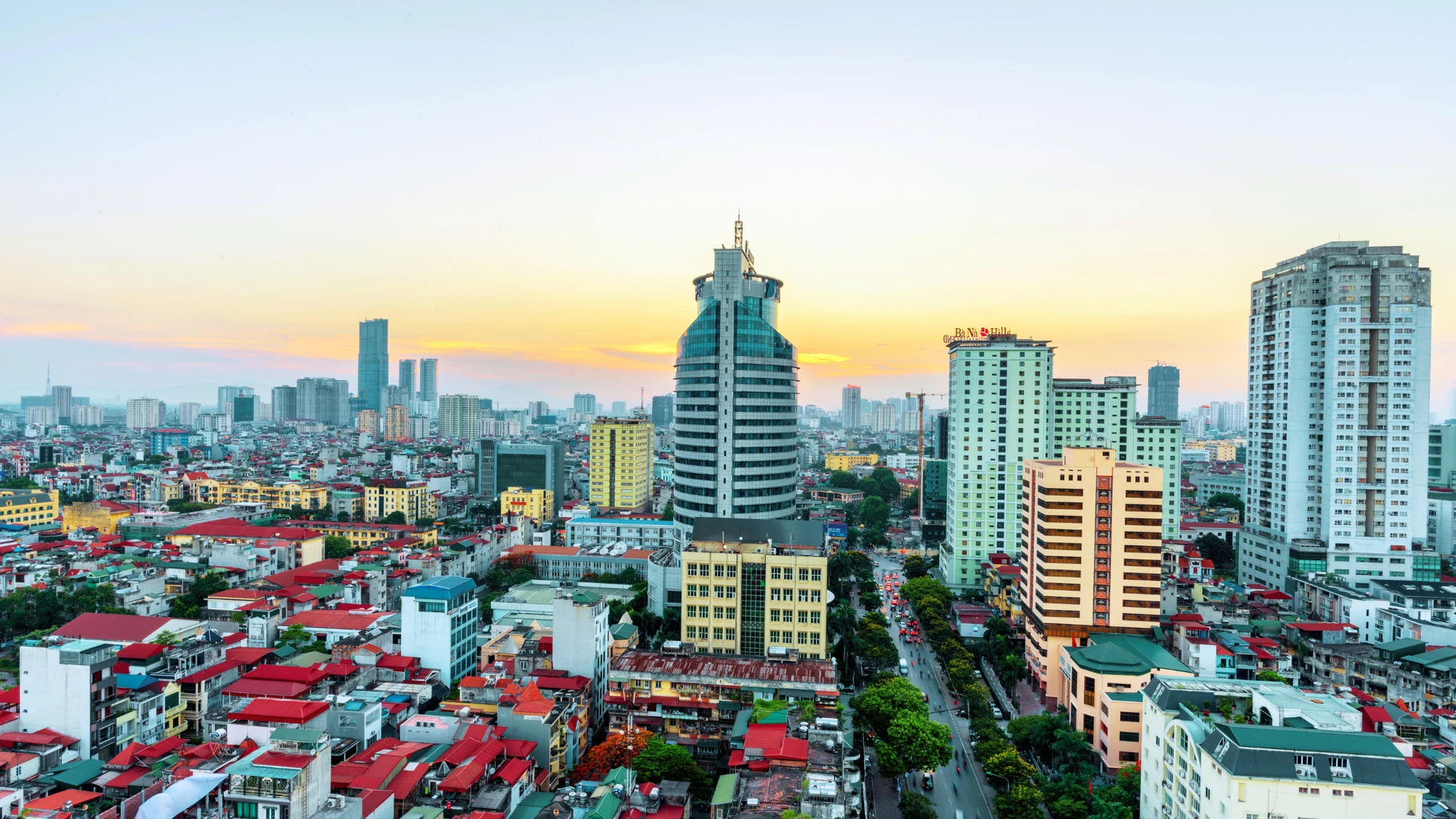 Nhà đầu tư Hà Nội lẫn TP.HCM quyết định đổ ra thị trường phía Bắc. Ảnh: LONG KHANG chung-cu-ha-noi-nha-dat-can-ho6.png