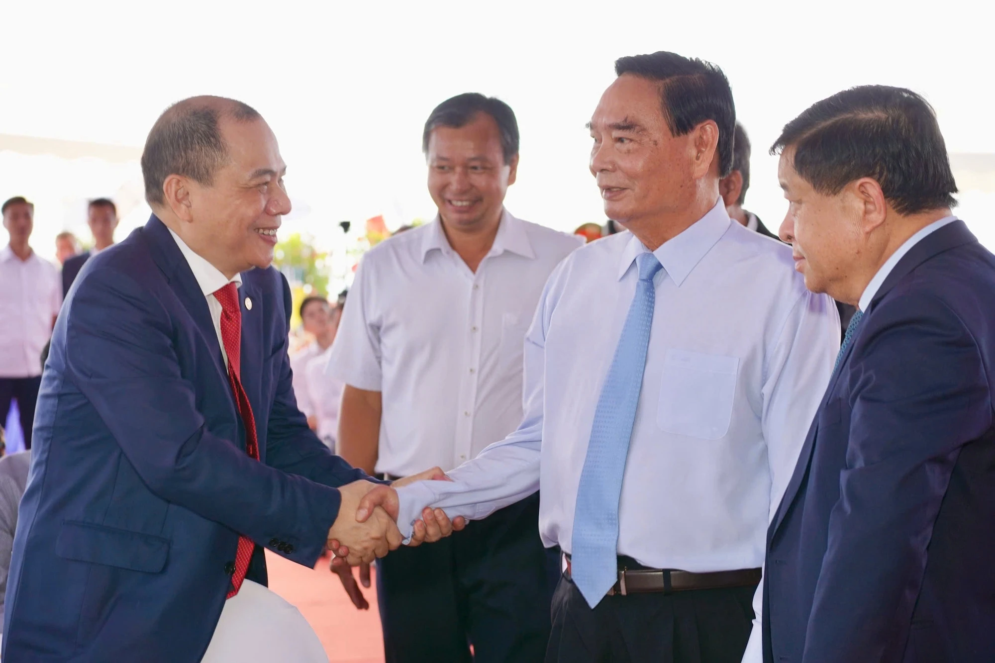 sieu-do-thi-h2.jpg