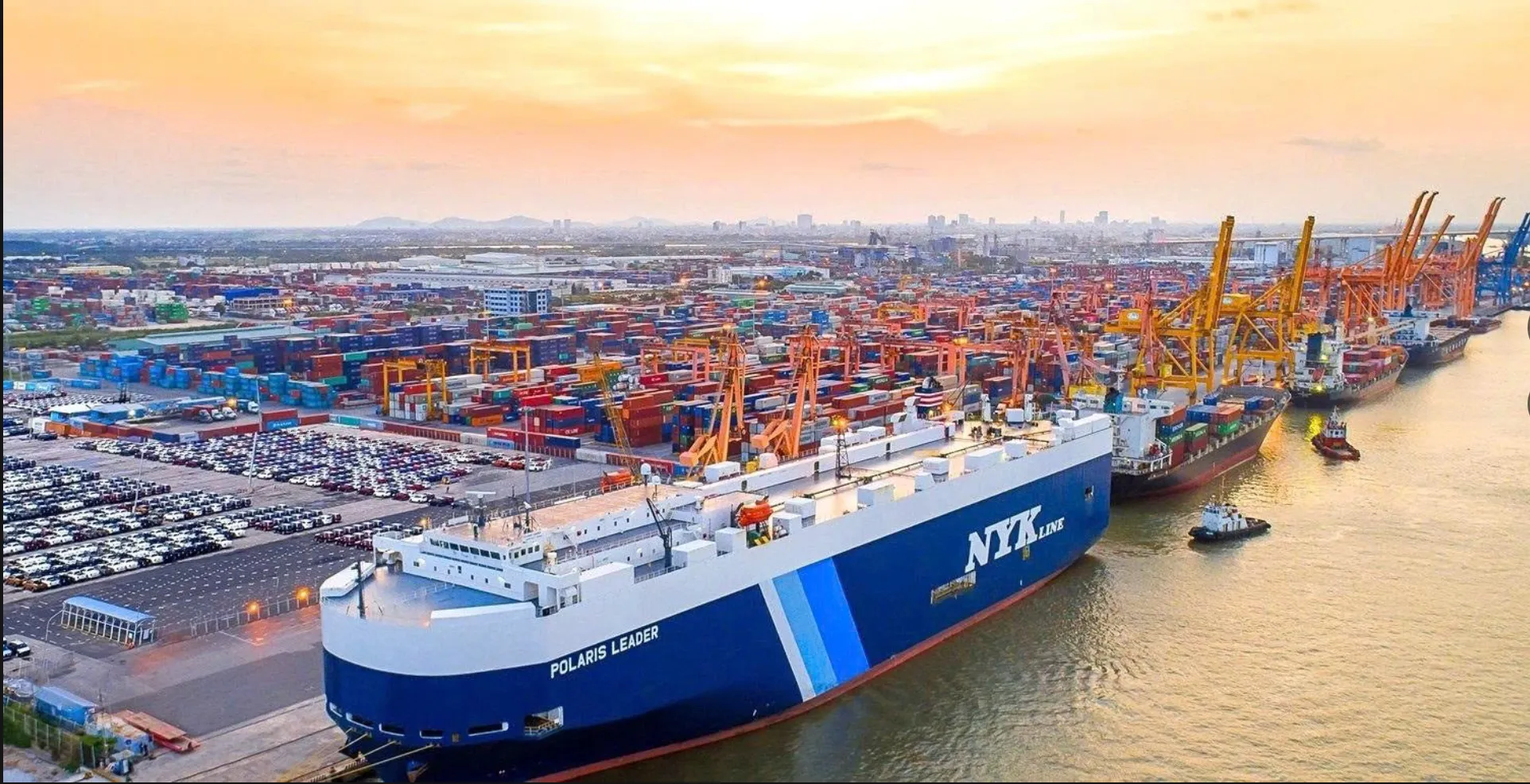 Để xây dựng mô hình FTZ TP.HCM thành công thì không nên dừng ở câu chuyện miễn thuế. Ảnh: THANH TUẤN Screen Shot 2025-12-02 at 21.15.08.png