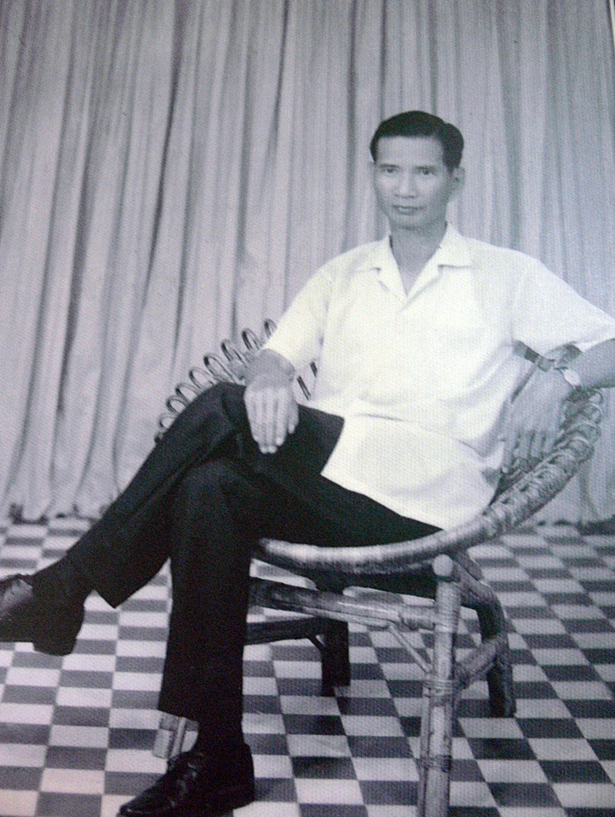 Thiếu tướng Chín Huỳnh trong điệp vụ ở Ý - Thụy Sỹ. Ảnh tư liệu thieu-tuong-chin-huynh (1).jpg