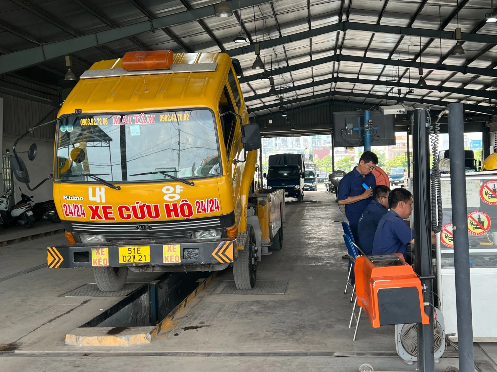 Lượng ô tô đến kiểm định tại các TTĐK ở TP.HCM chưa xảy ra ùn tắc. Ảnh: TN Lượng ô tô đến kiểm định tại các TTĐK ở TP.HCM chưa xảy ra ùn tắc.
