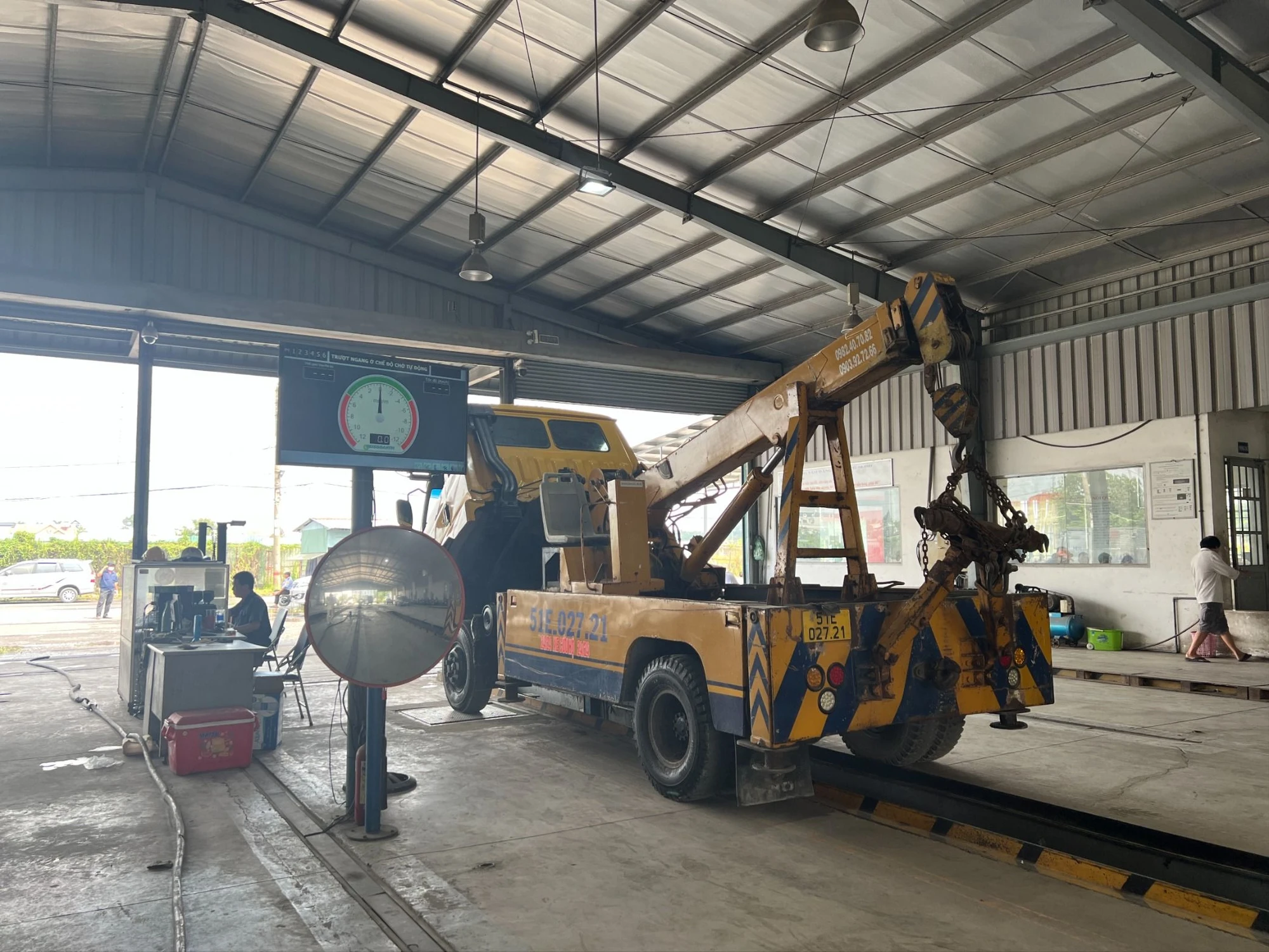 Các TTĐK khuyến cáo chủ xe nên đi bảo dưỡng xe trước khi đến đăng kiểm. Ảnh: TN Các TTĐK khuyến cáo chủ xe nên đi bảo dưỡng xe trước khi đến đăng kiểm.