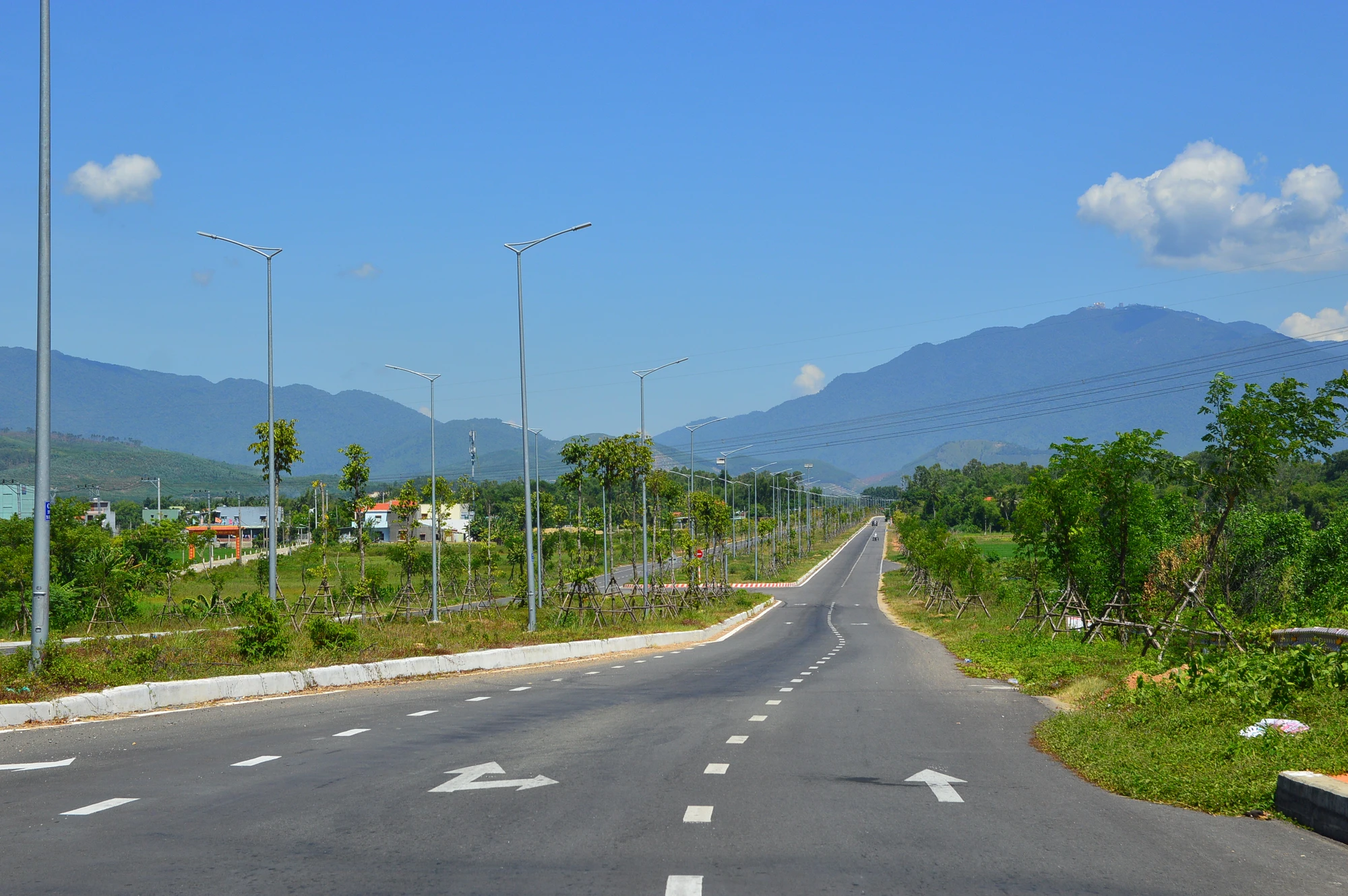 Tuyến đường Hòa Phước - Hòa Khương nối Quốc lộ 1 lên trung tâm huyện Hòa Vang. Ảnh: TẤN VIỆT