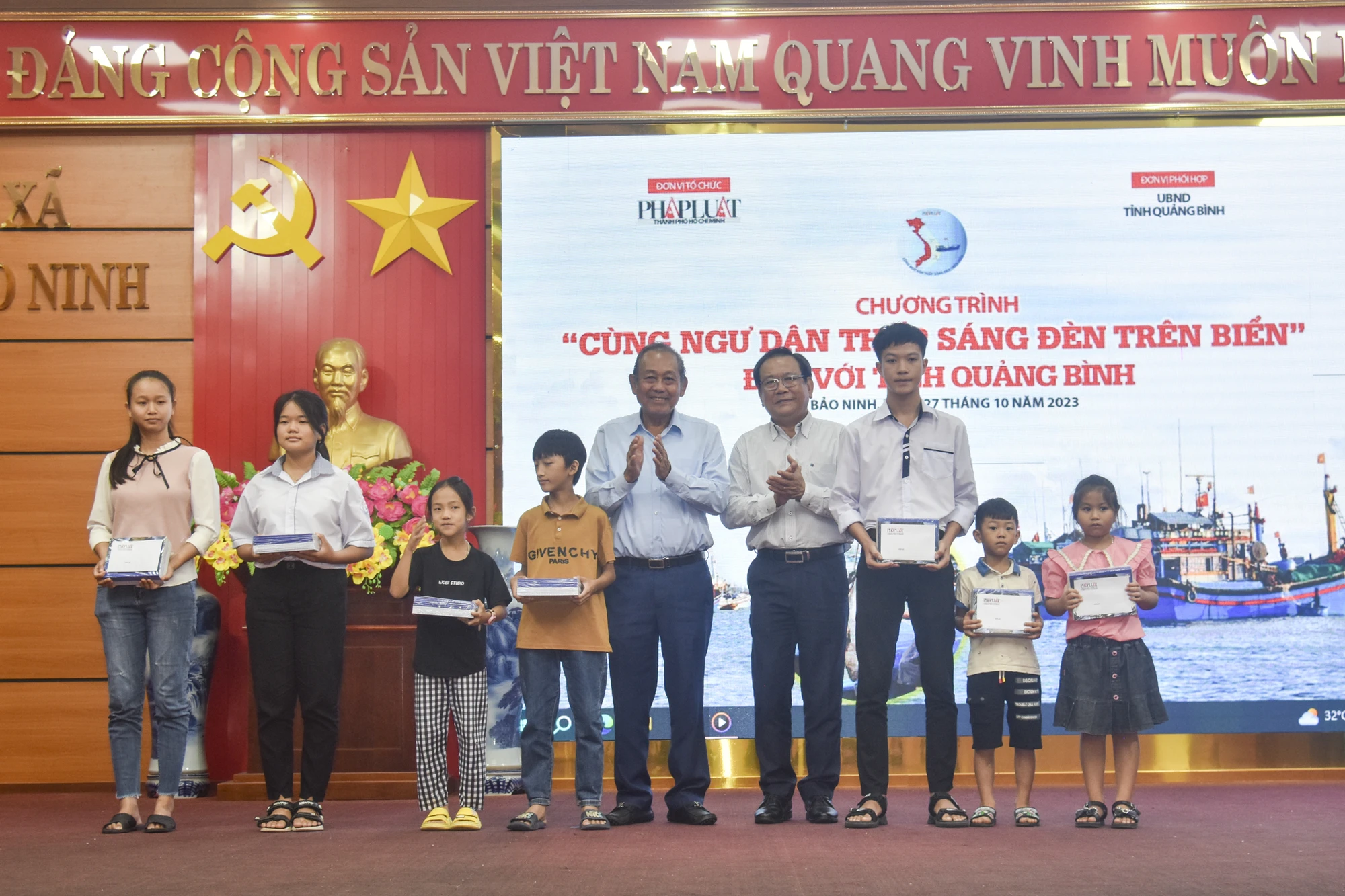 chương trình ngư dân quảng bình đèn trên biển