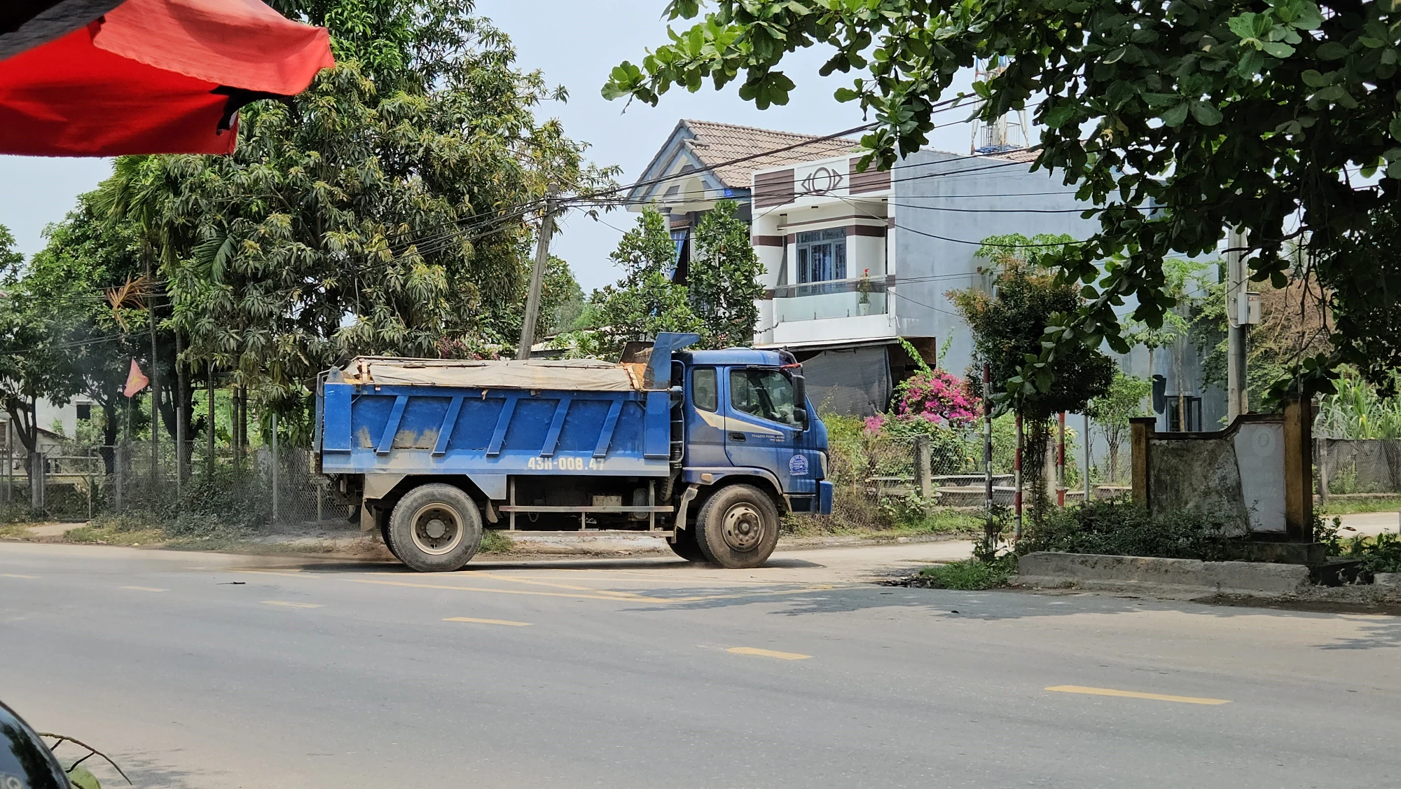 cong-truong-trom-dat-da-nang-6.jpg