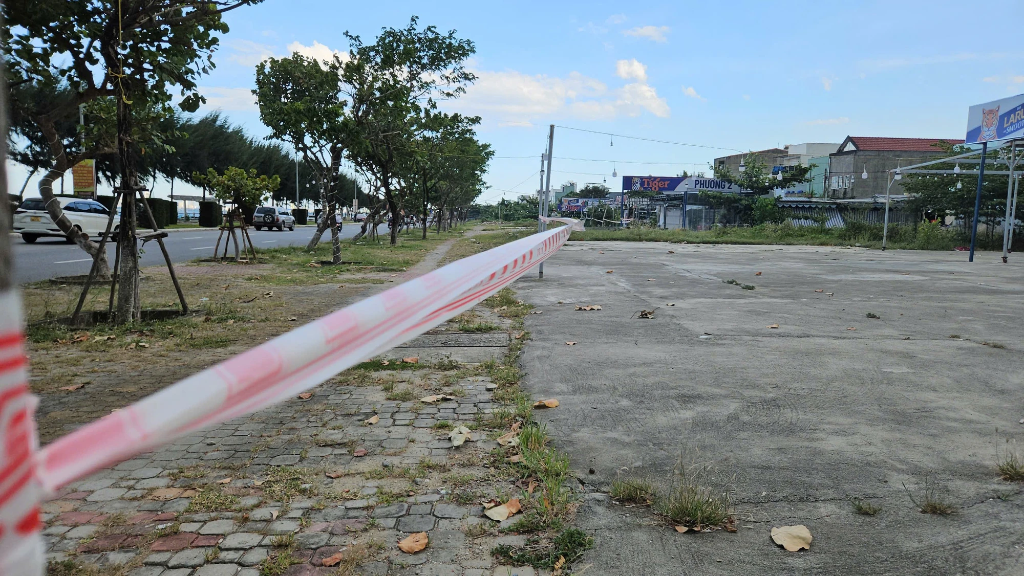 quan-nhau-lan-chiem-dat-cong-da-nang-4.jpg