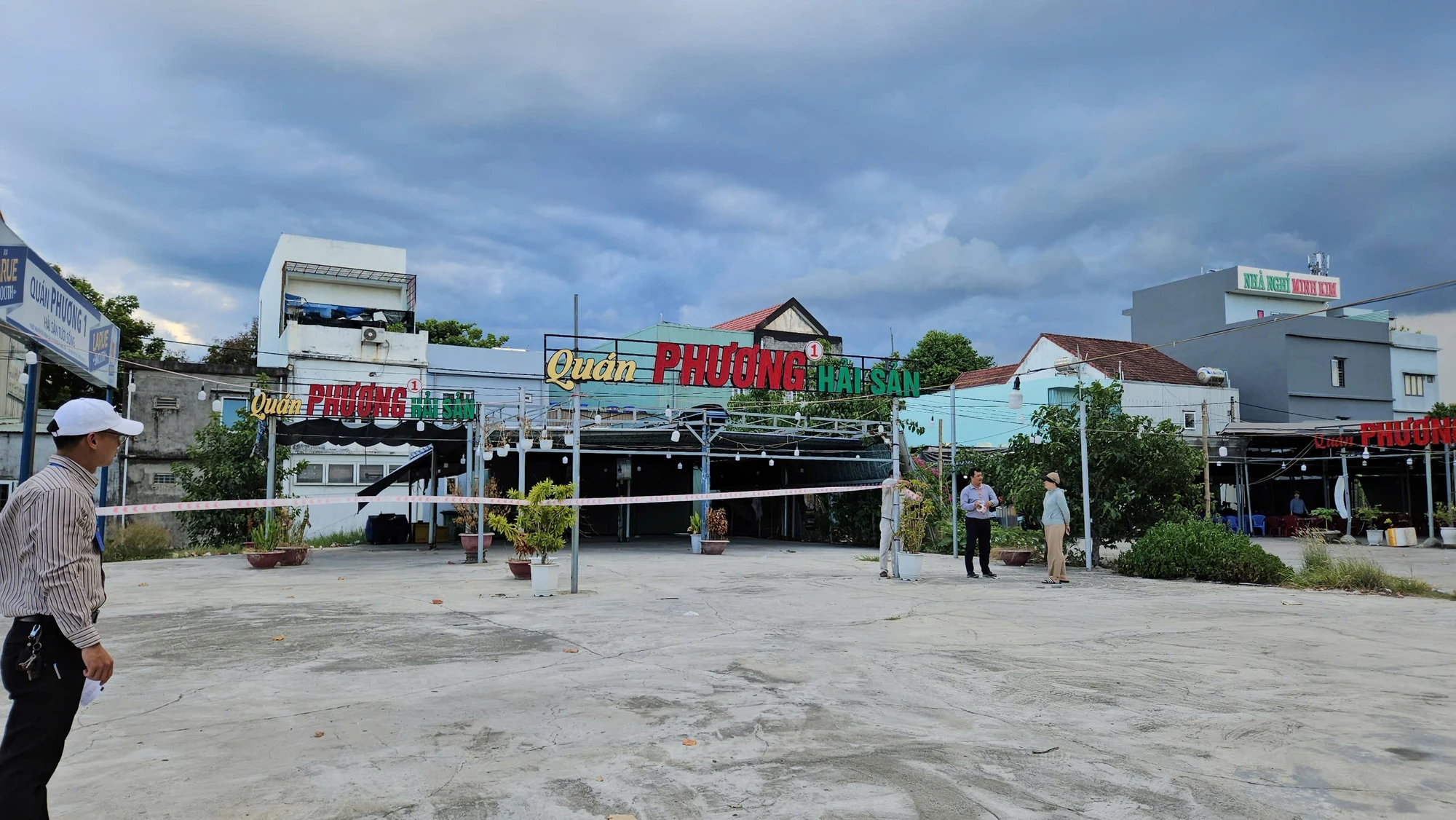 quan-nhau-lan-chiem-dat-cong-da-nang-5.jpg