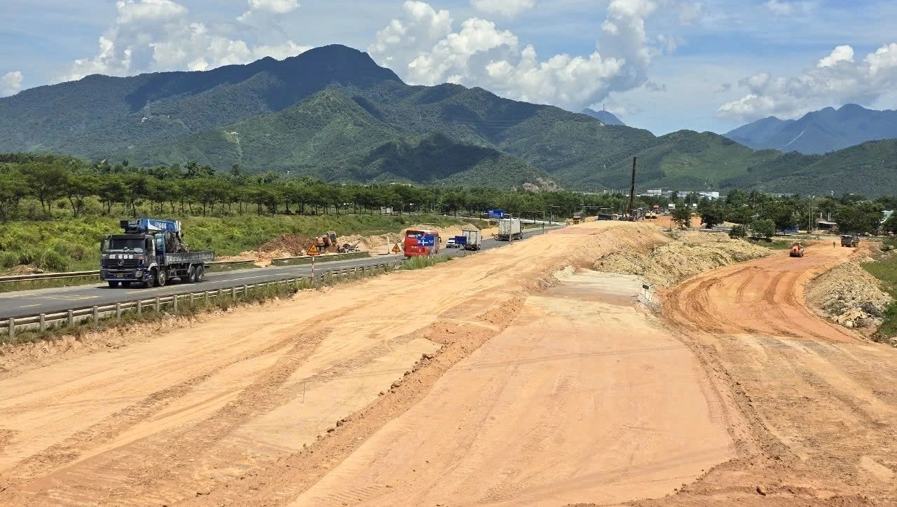 cao-toc-hoa-lien-tuy-loan-da-nang-5.jpg