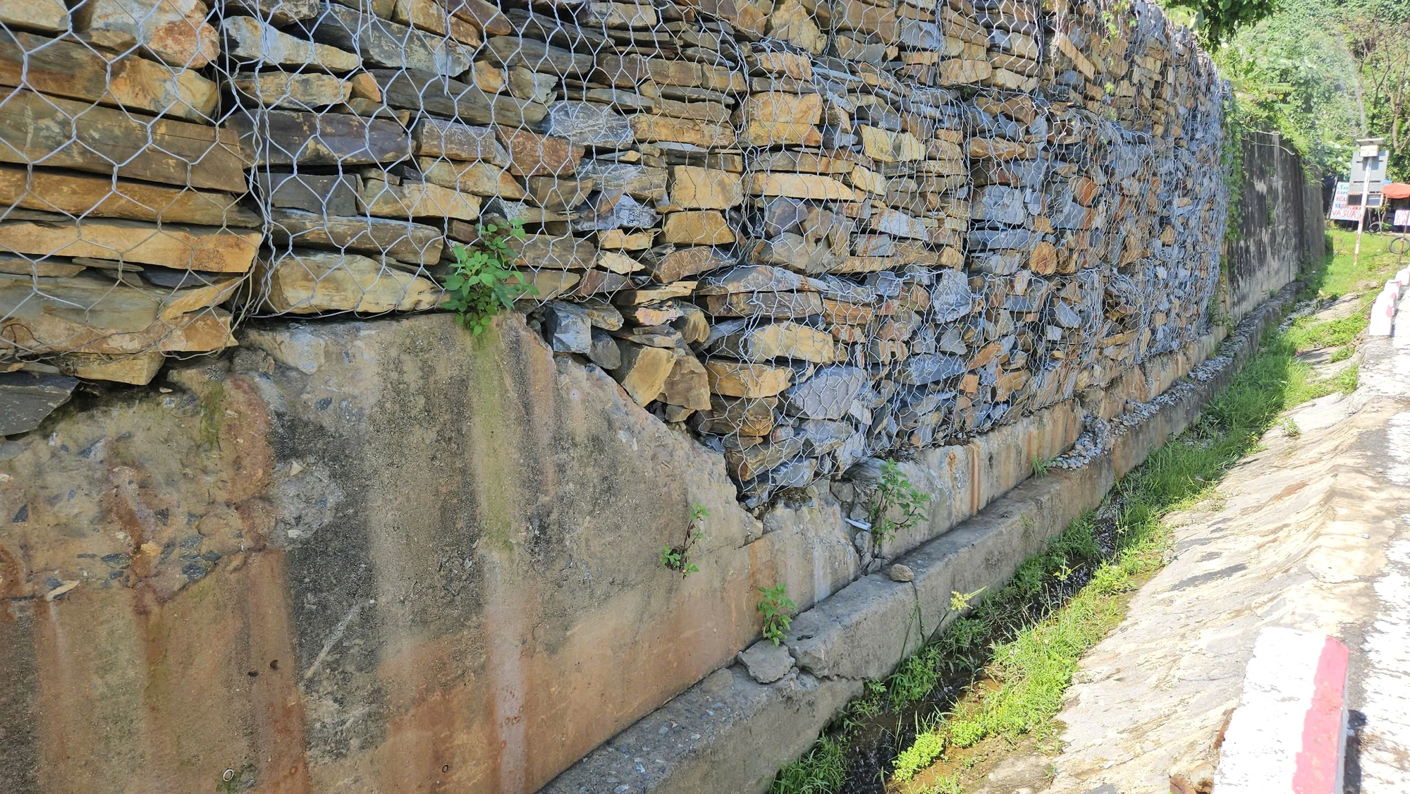 deo-hai-van-da-nang-sat-lo-5.jpg