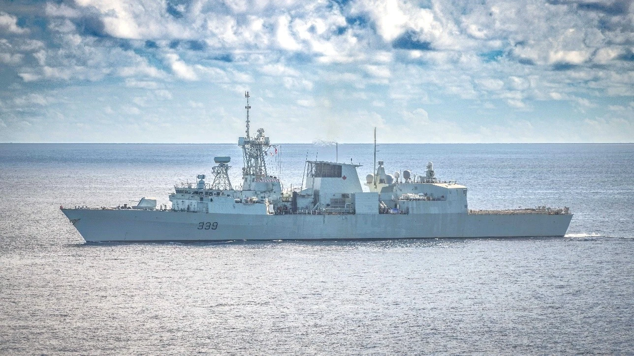 Ngắm tàu chiến đa nhiệm lớp Halifax của hải quân Canada vừa đến Đà Nẵng