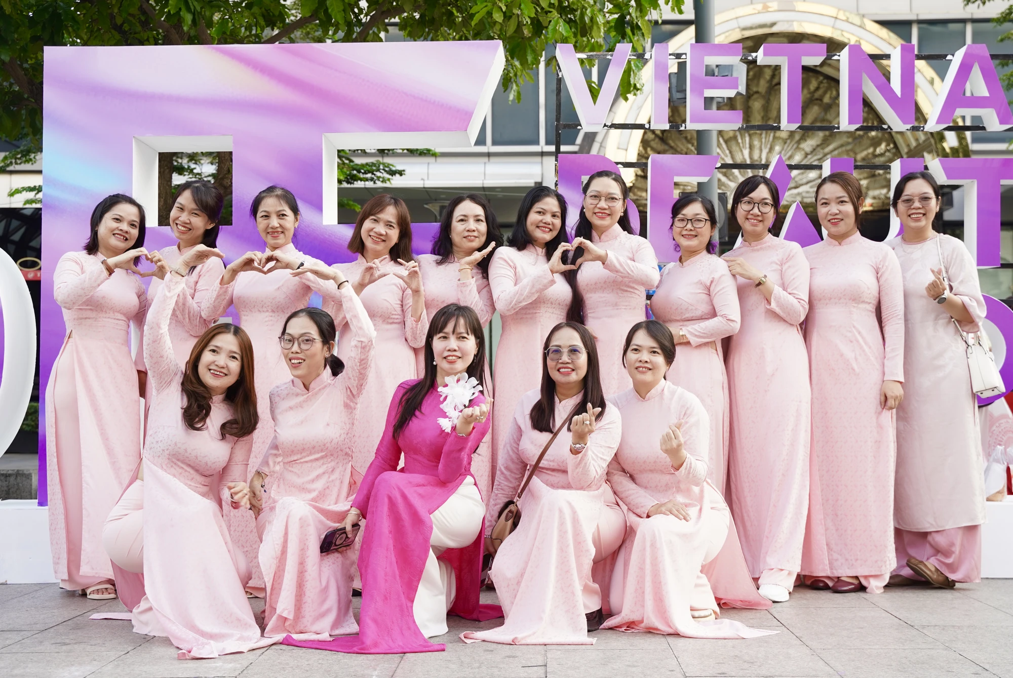 Dong-dien-Ao-dai (1).JPG