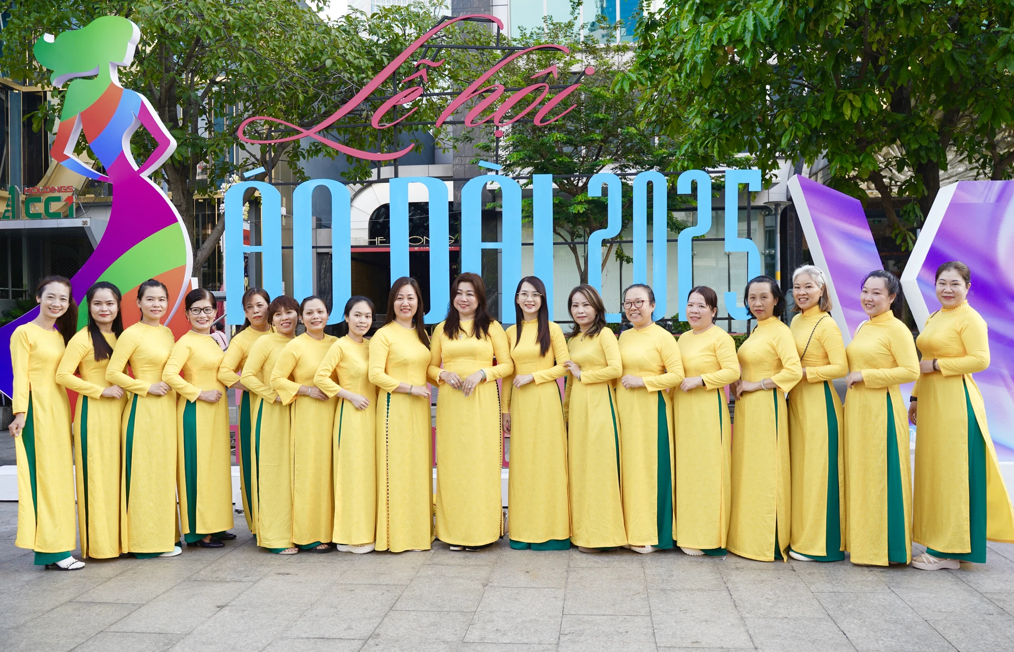 Dong-dien-Ao-dai (3).JPG