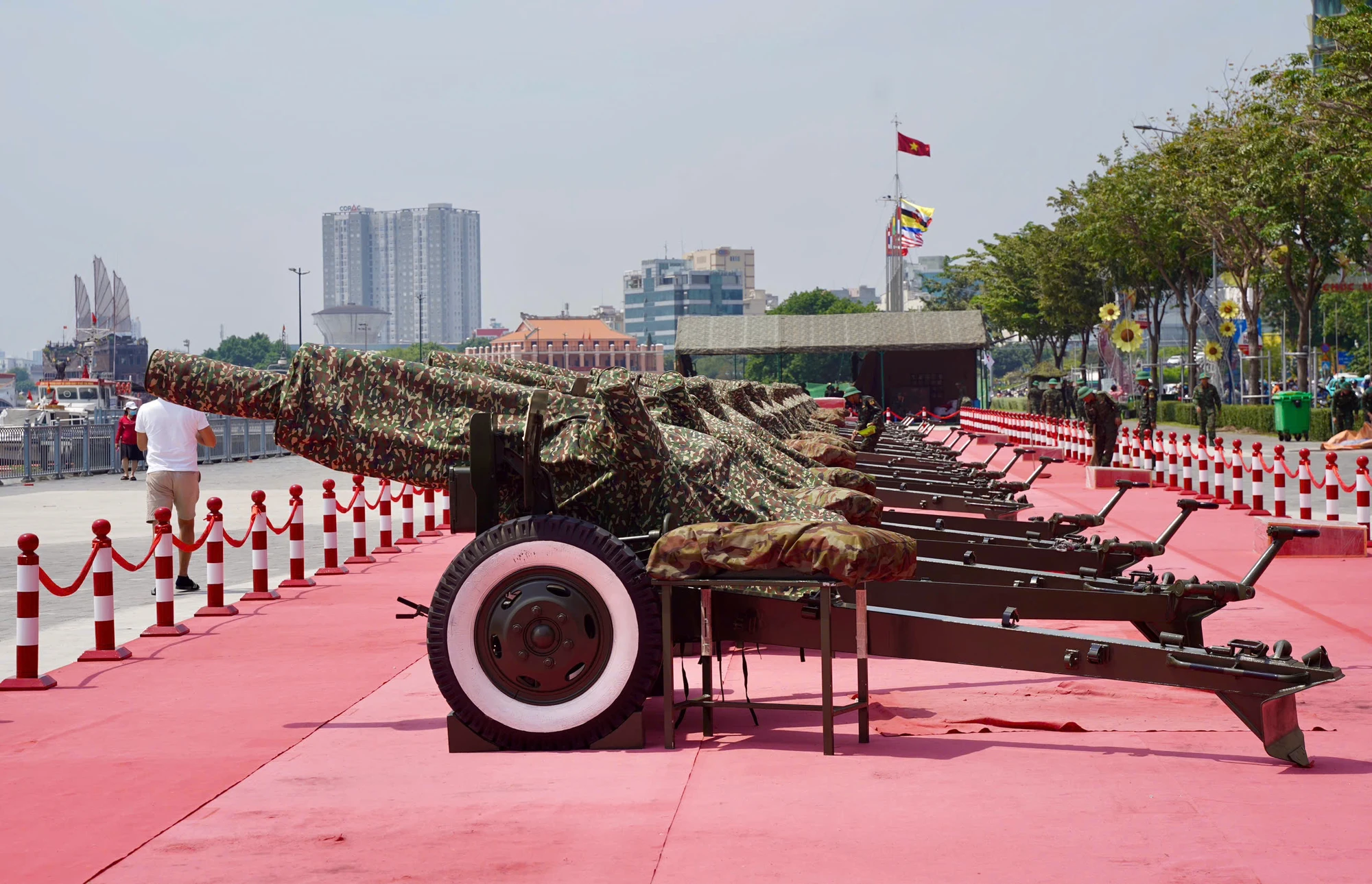 bến Bạch Đằng (2).jpg