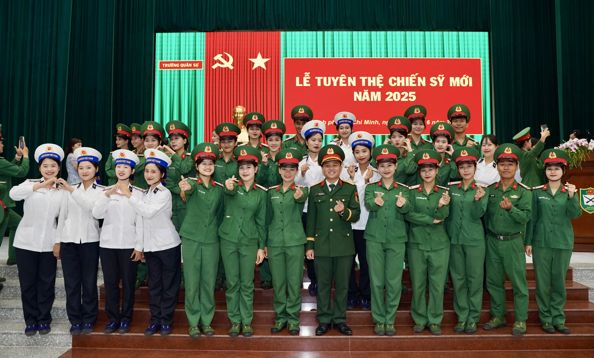 Quan khu 7 (7).JPG