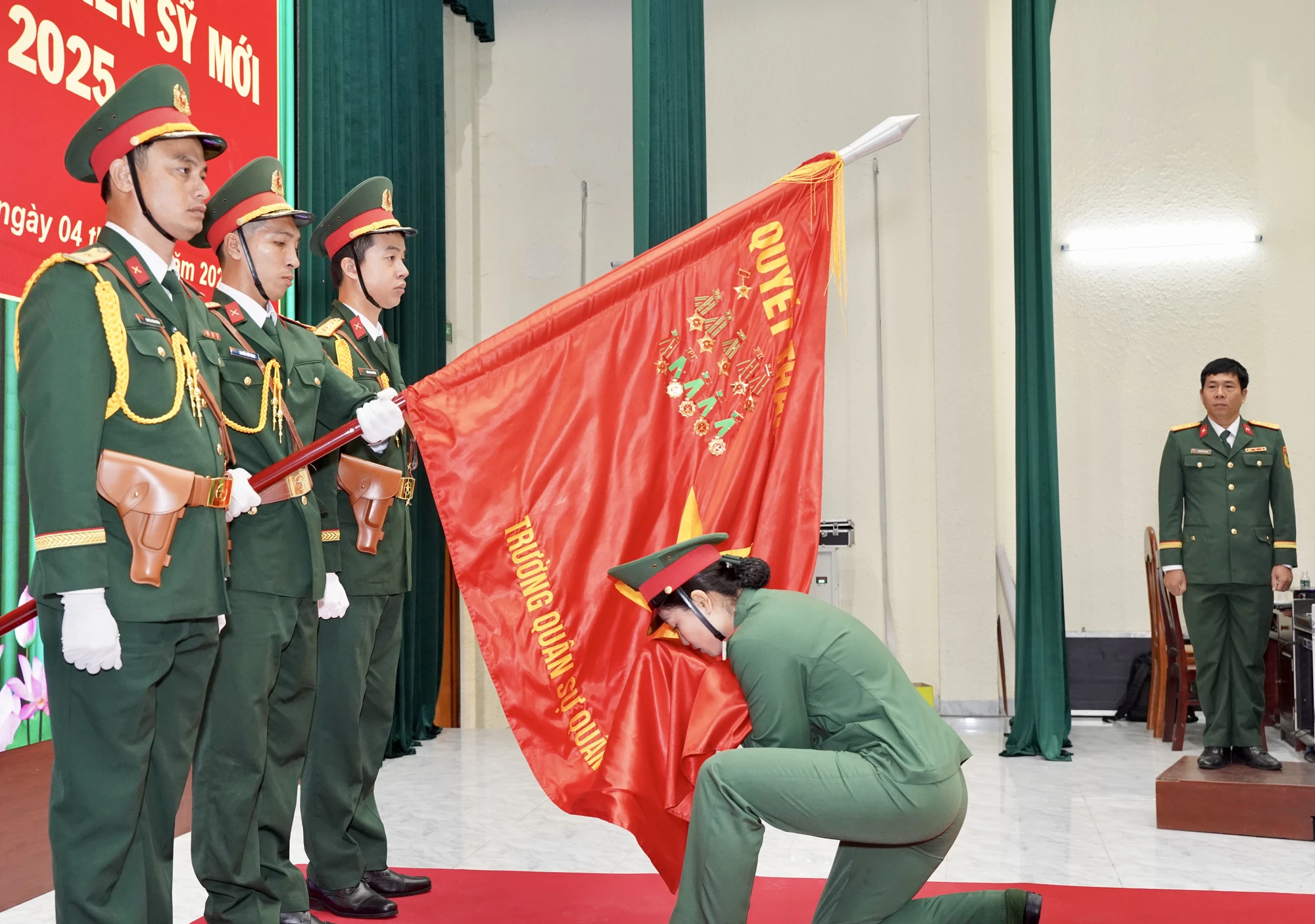 Quan khu 7.JPG