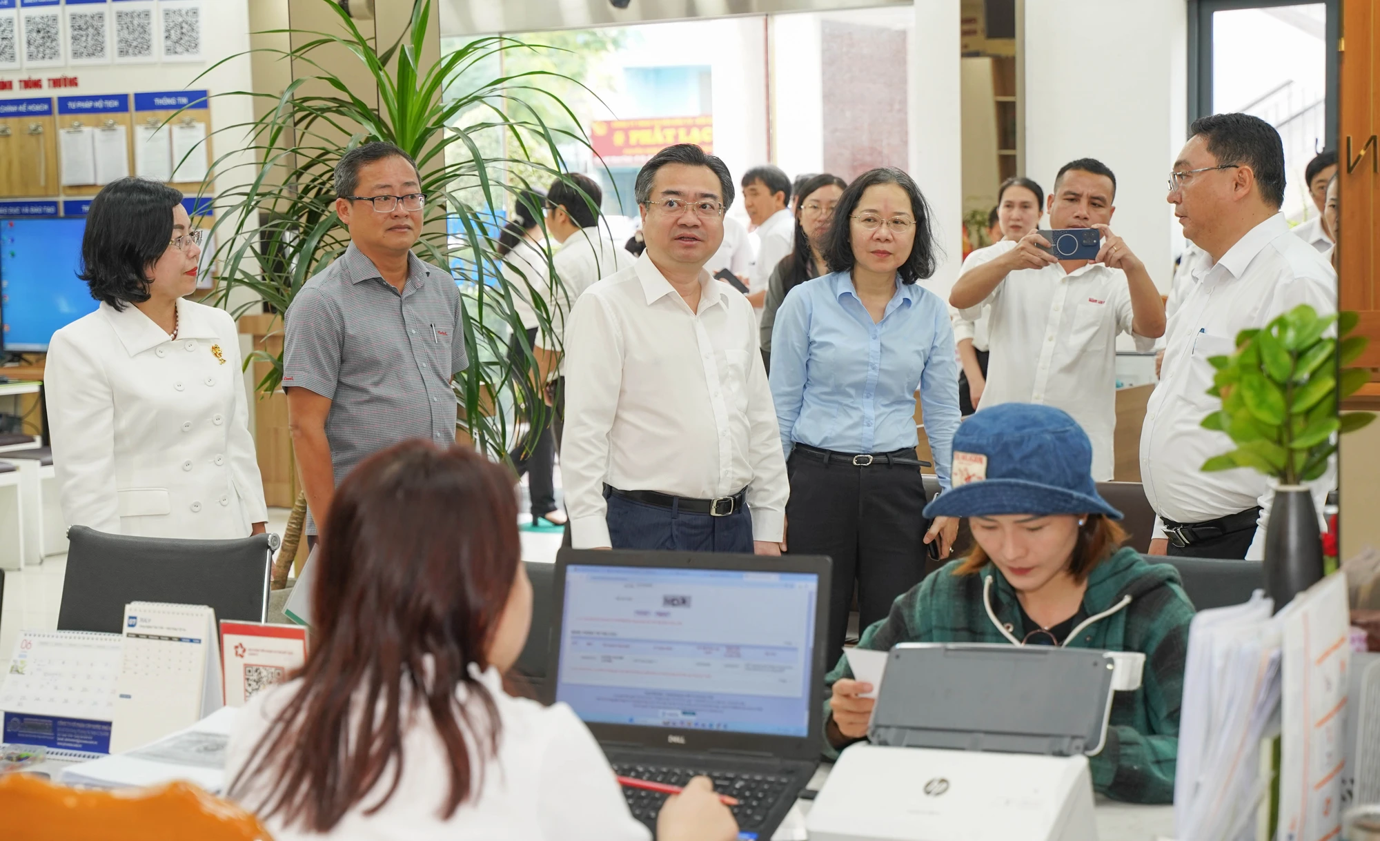 chính quyền 2 cấp.jpg