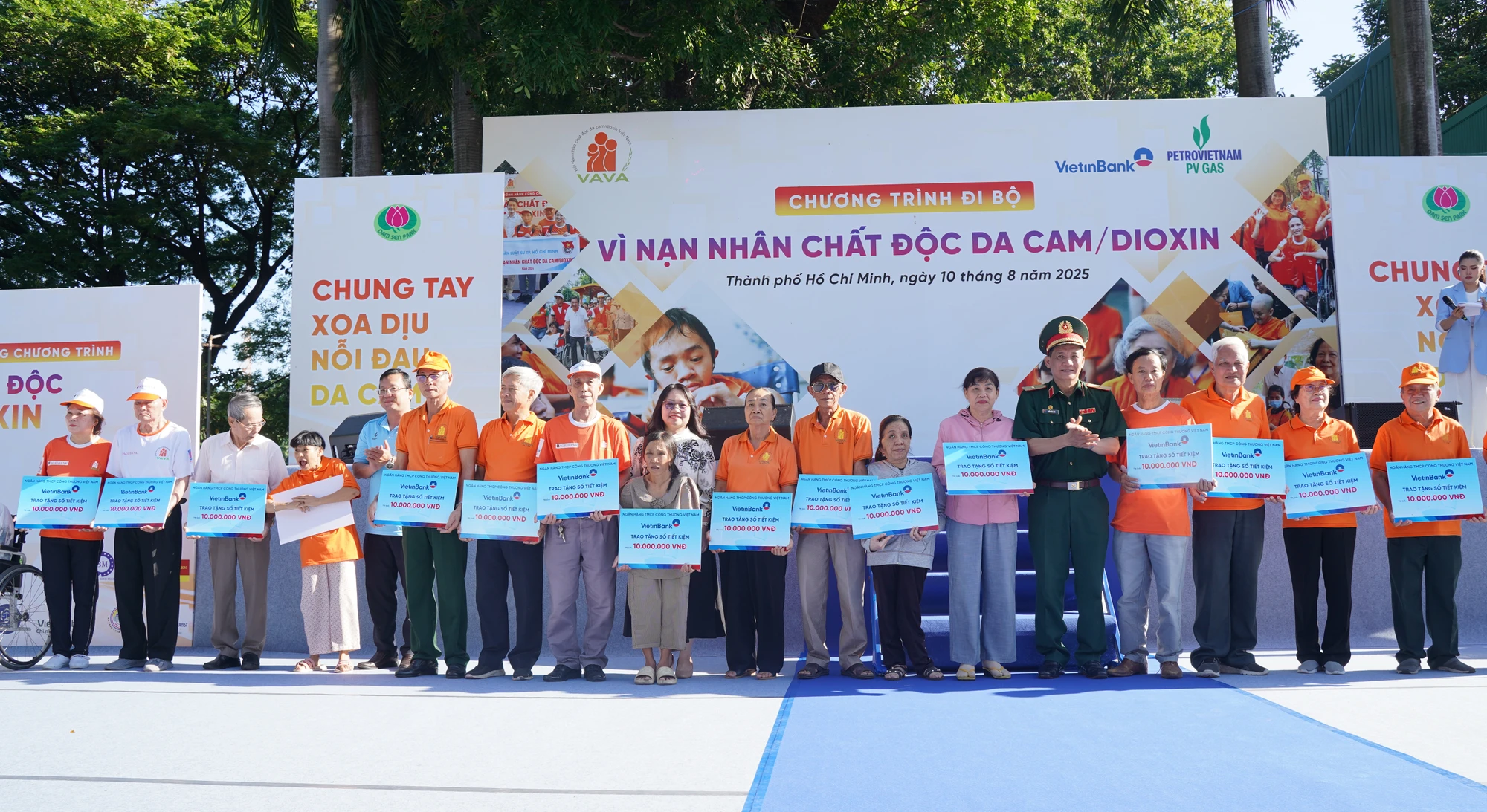 chất độc da cam.JPG