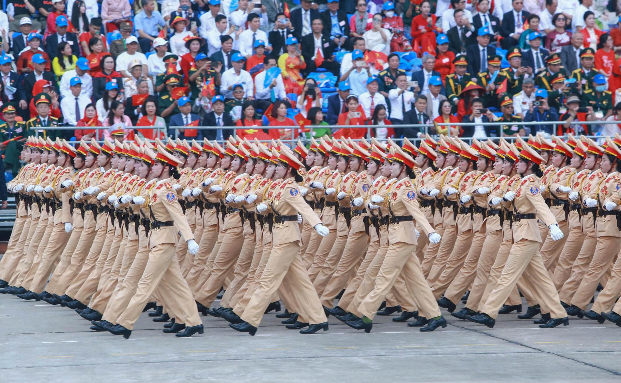 'bóng hồng thép' (10).jpg